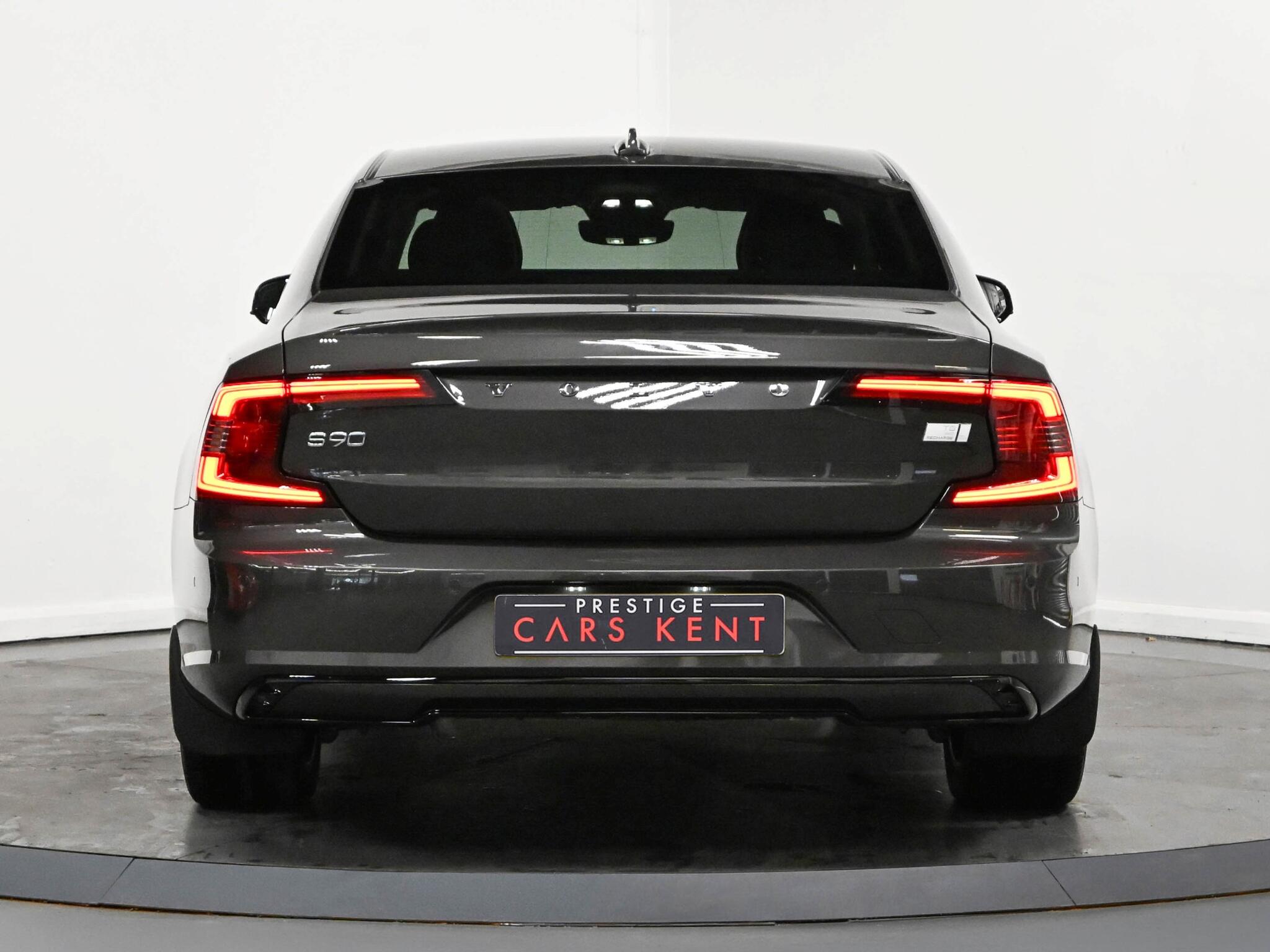 Volvo S90 view 6