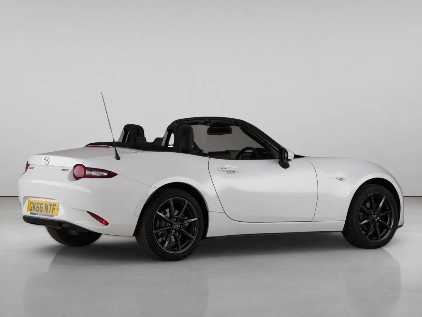 Mazda MX-5 view 10
