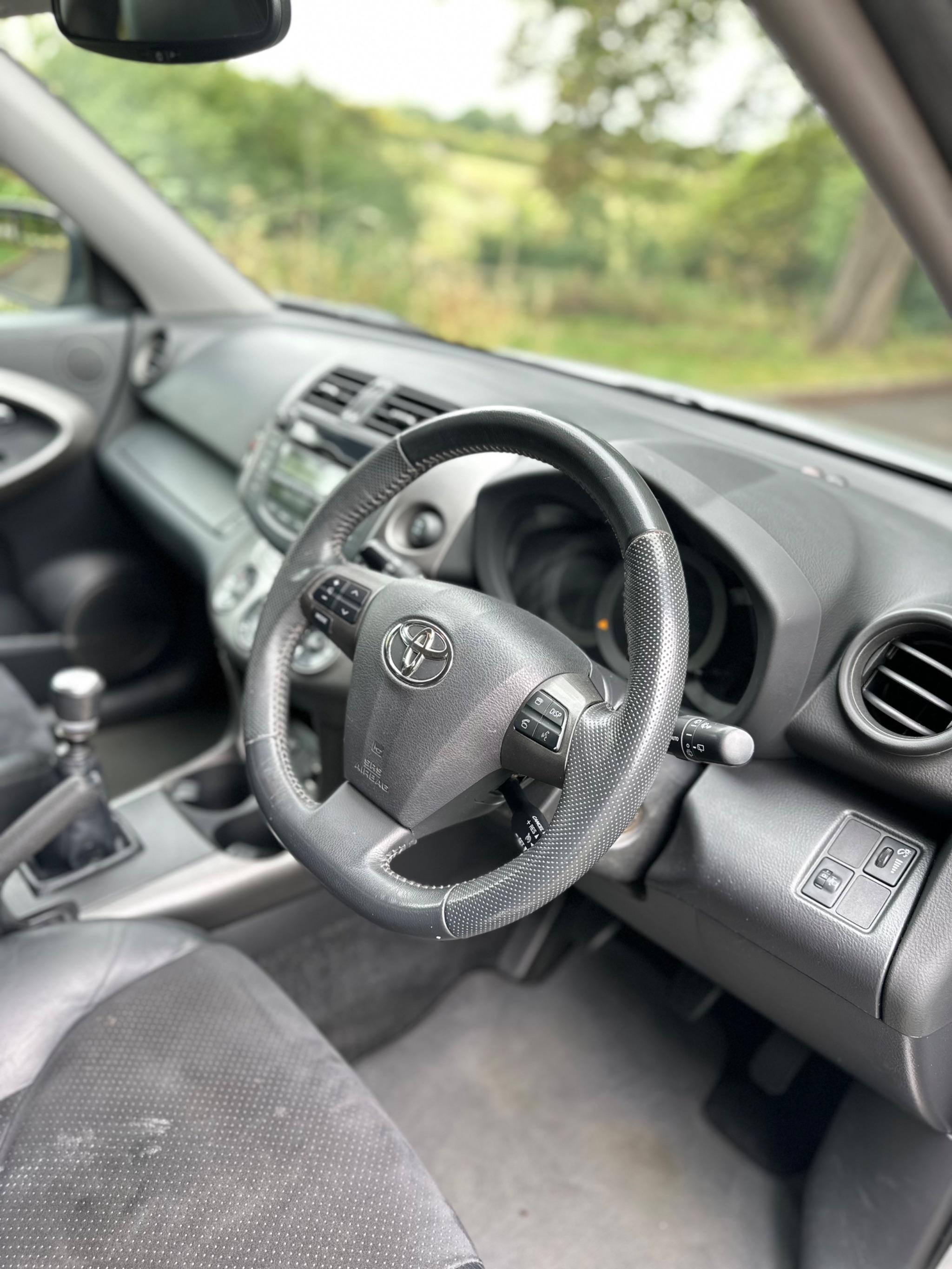 2010 Toyota RAV4 image 22