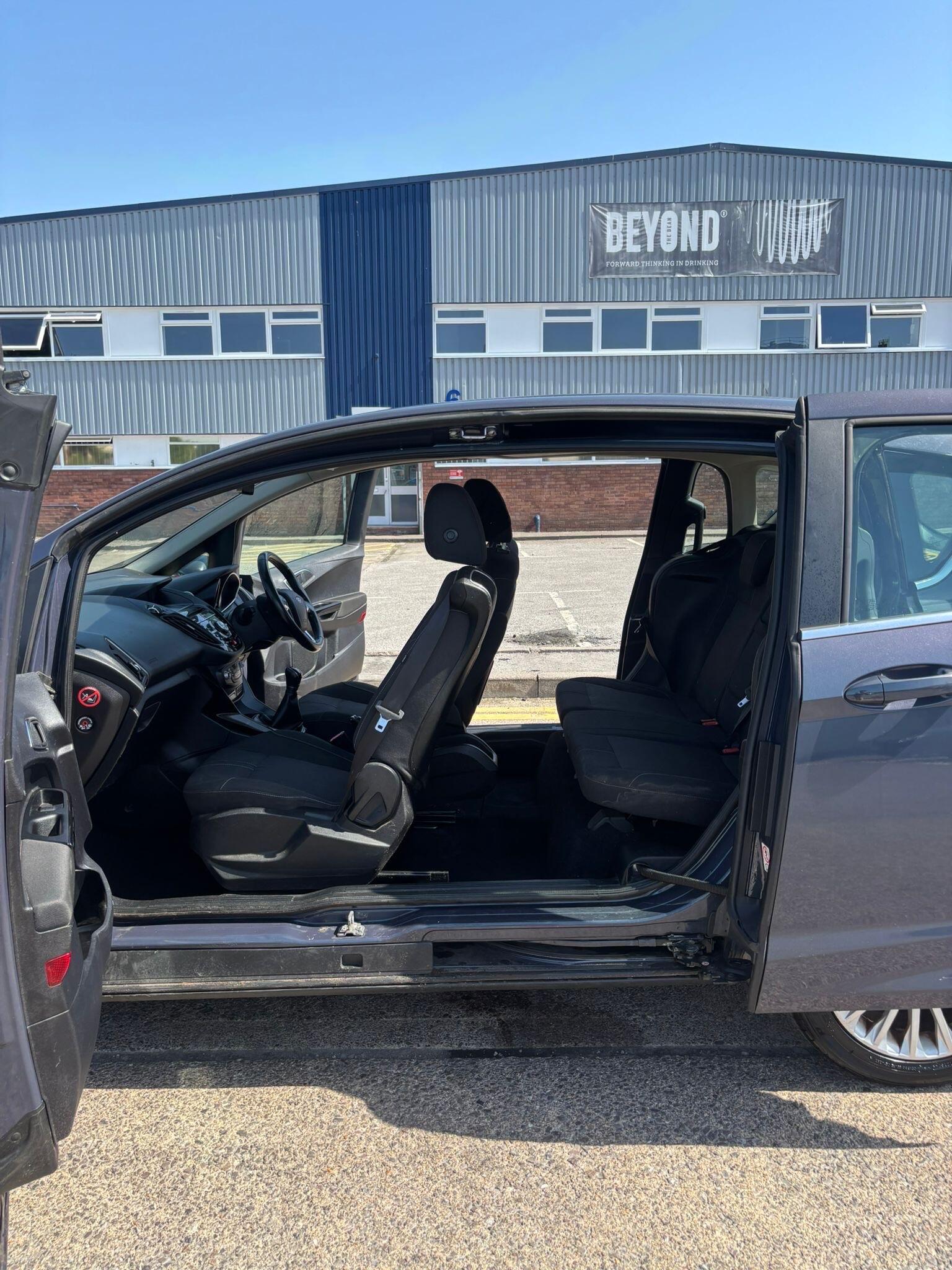 Ford B-Max view 39