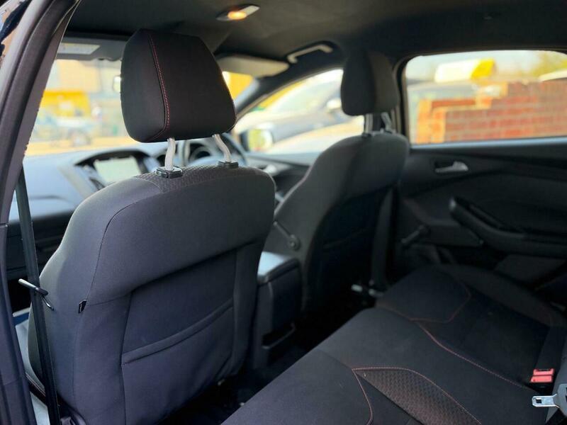 Ford Focus view 17