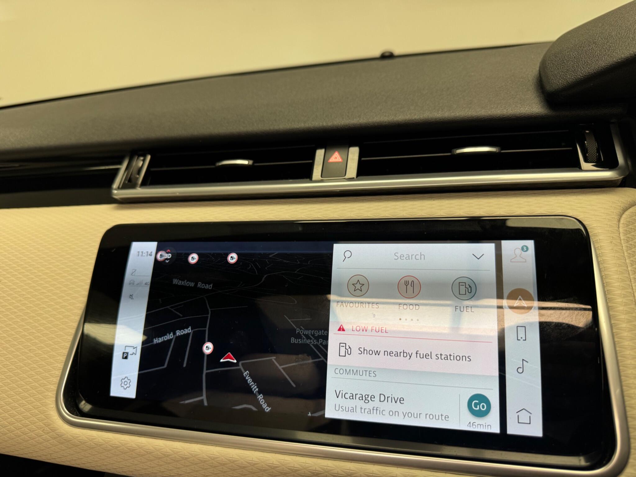 Land Rover Range Rover Velar view 18