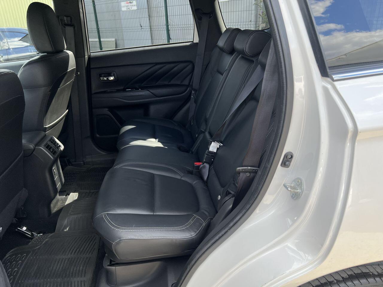 Mitsubishi Outlander view 26