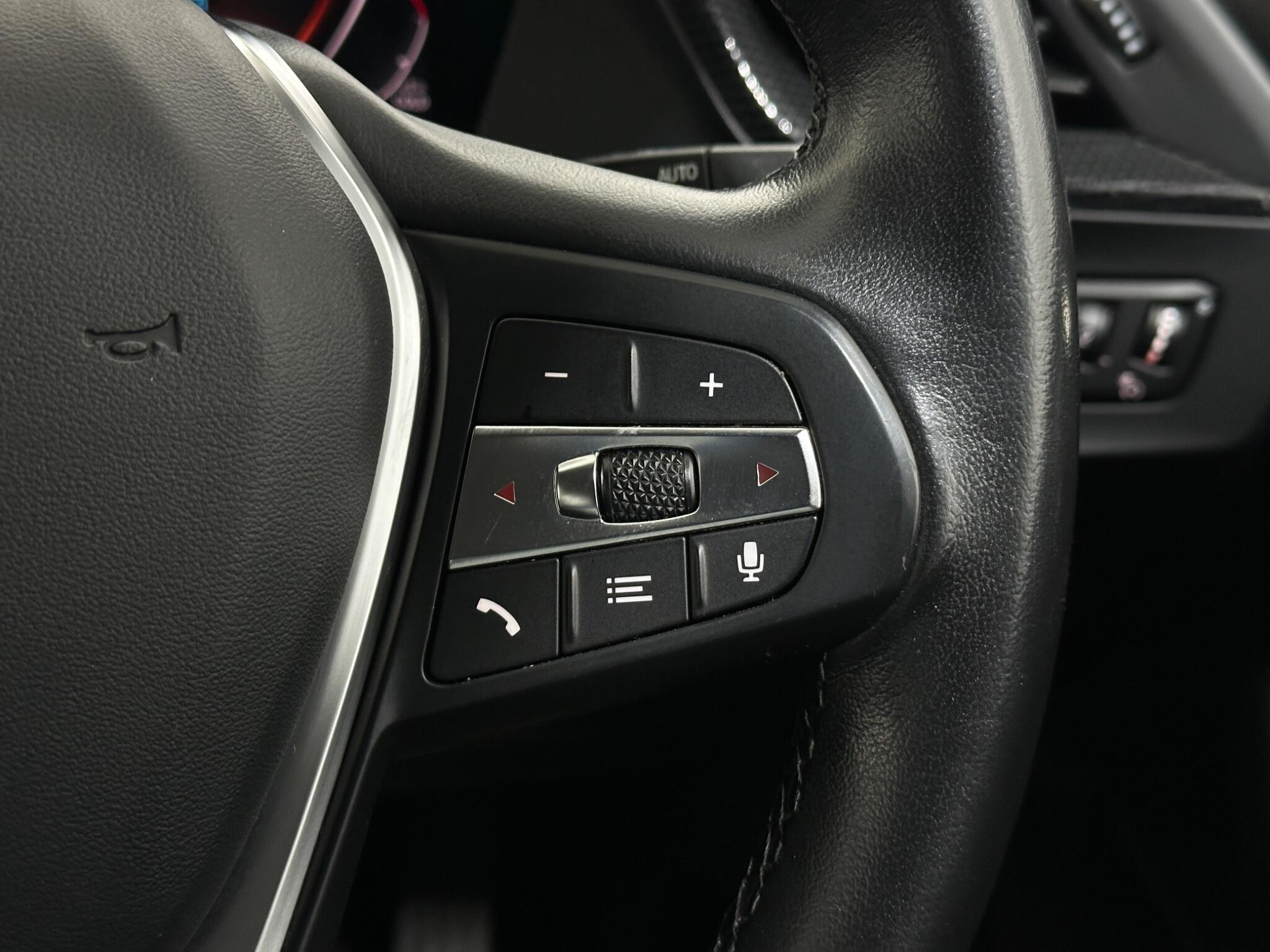 BMW 1 Series view 16