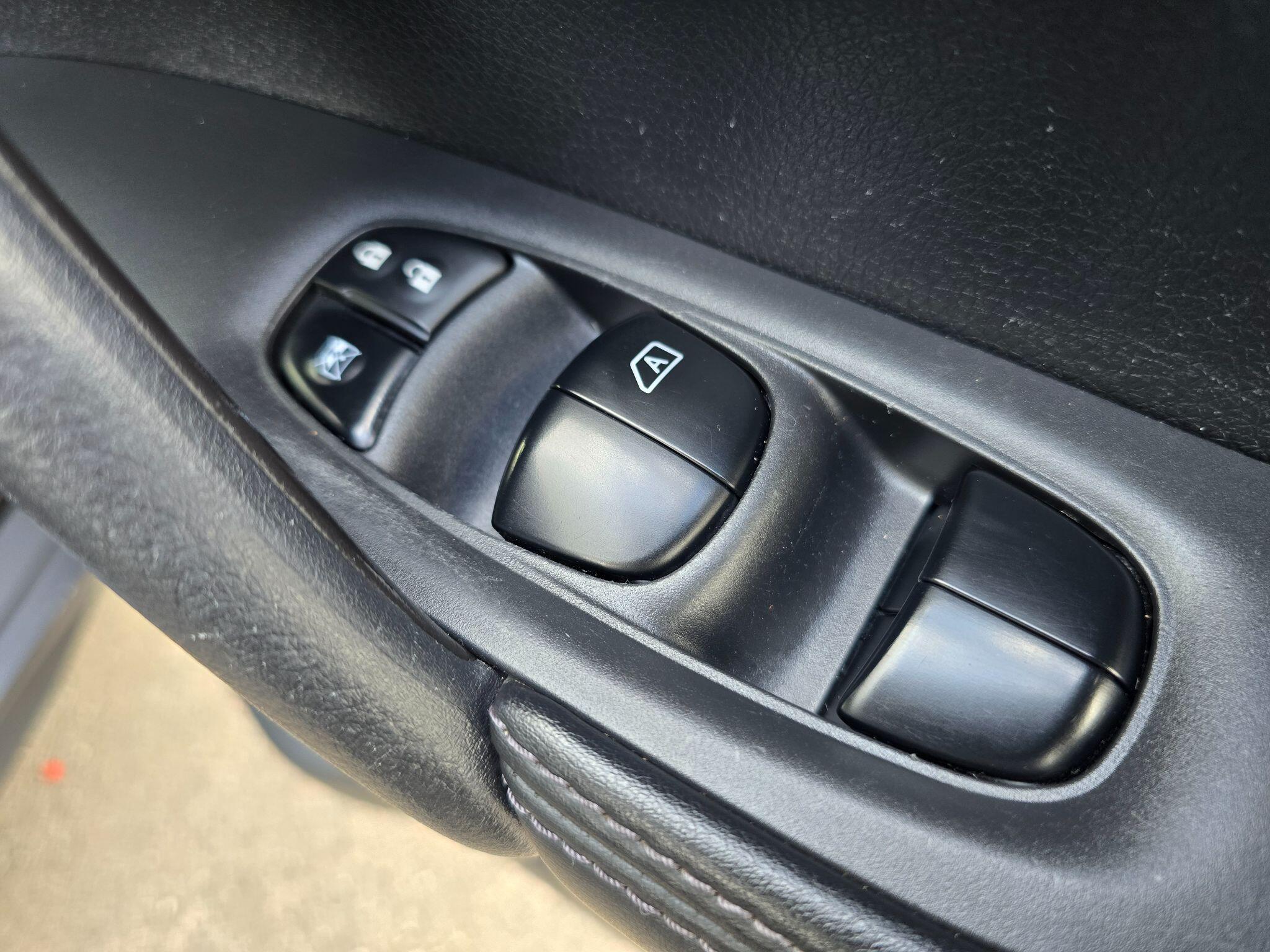 Nissan X-Trail view 38