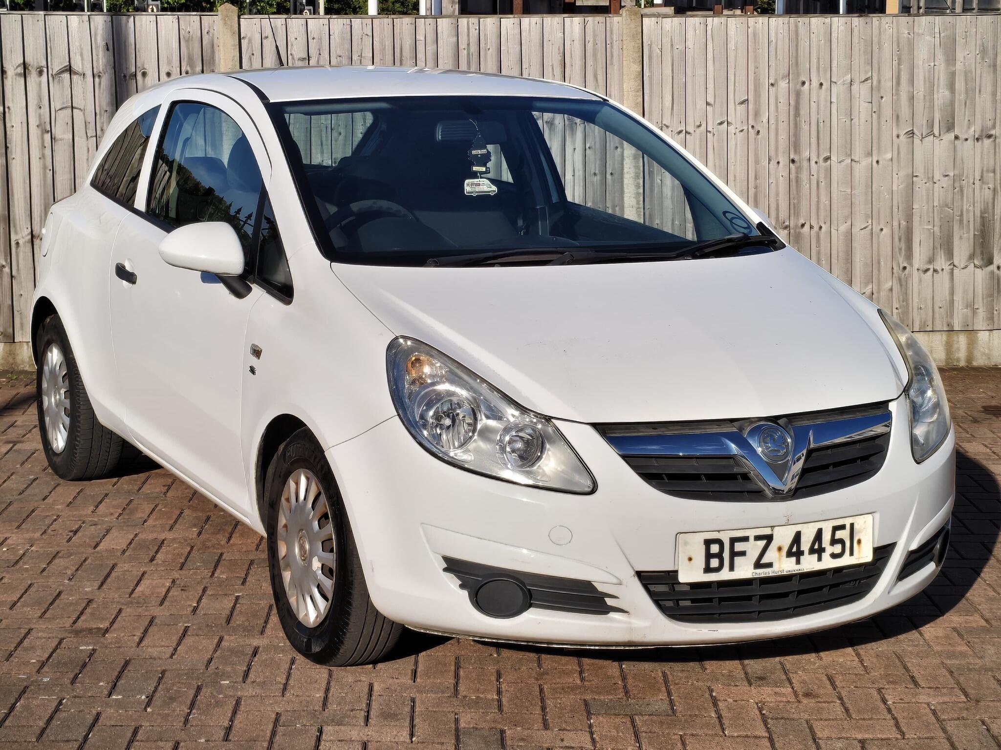 Vauxhall Corsa view 3