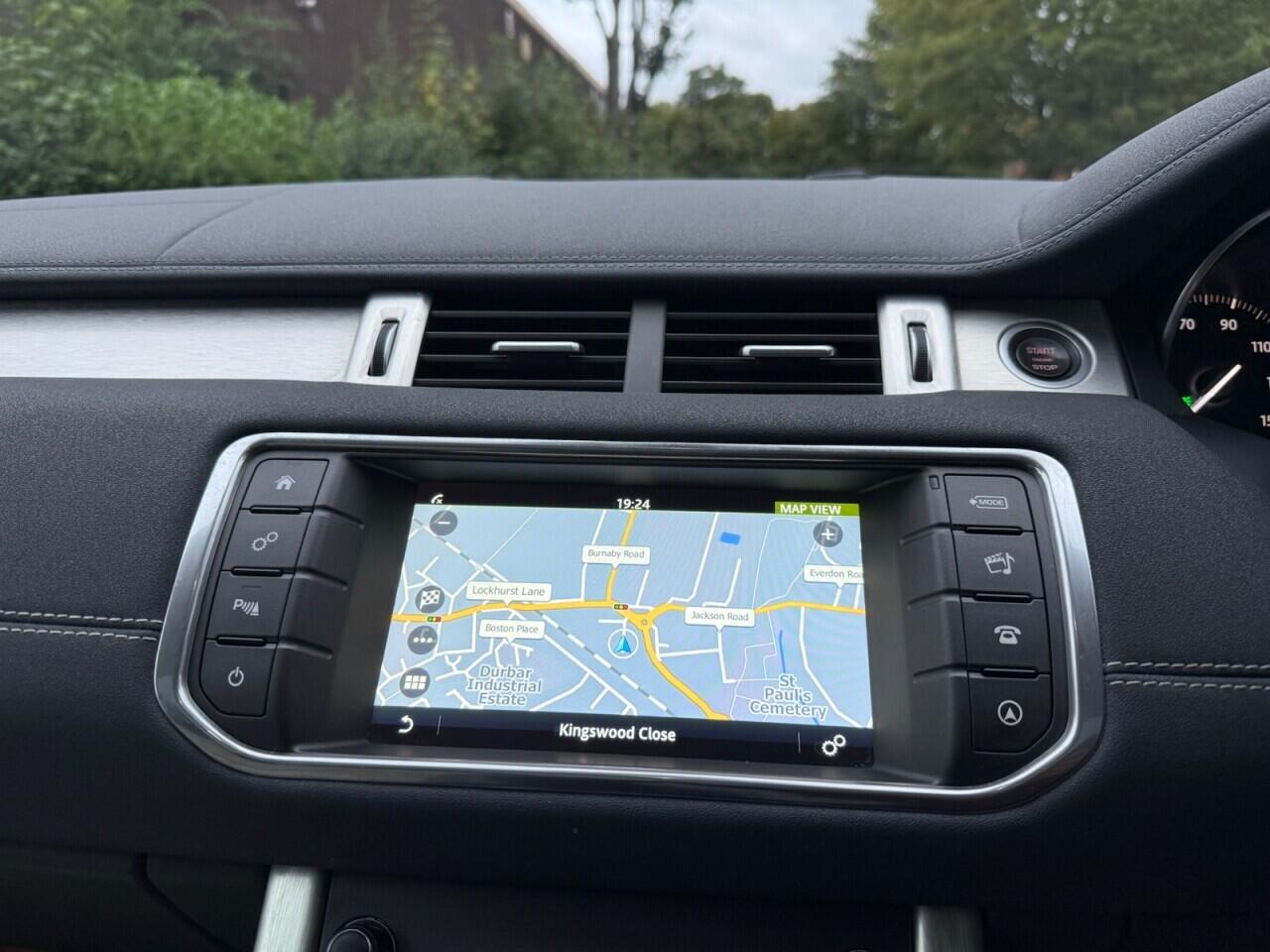 Land Rover Range Rover Evoque view 25
