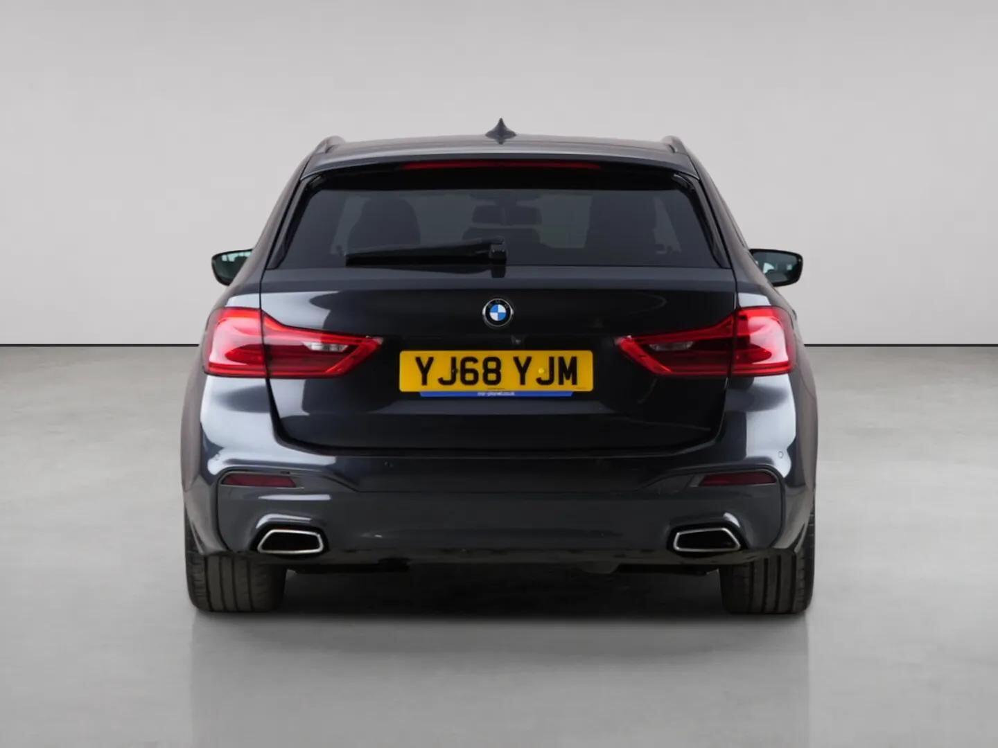 BMW 5 Series view 7