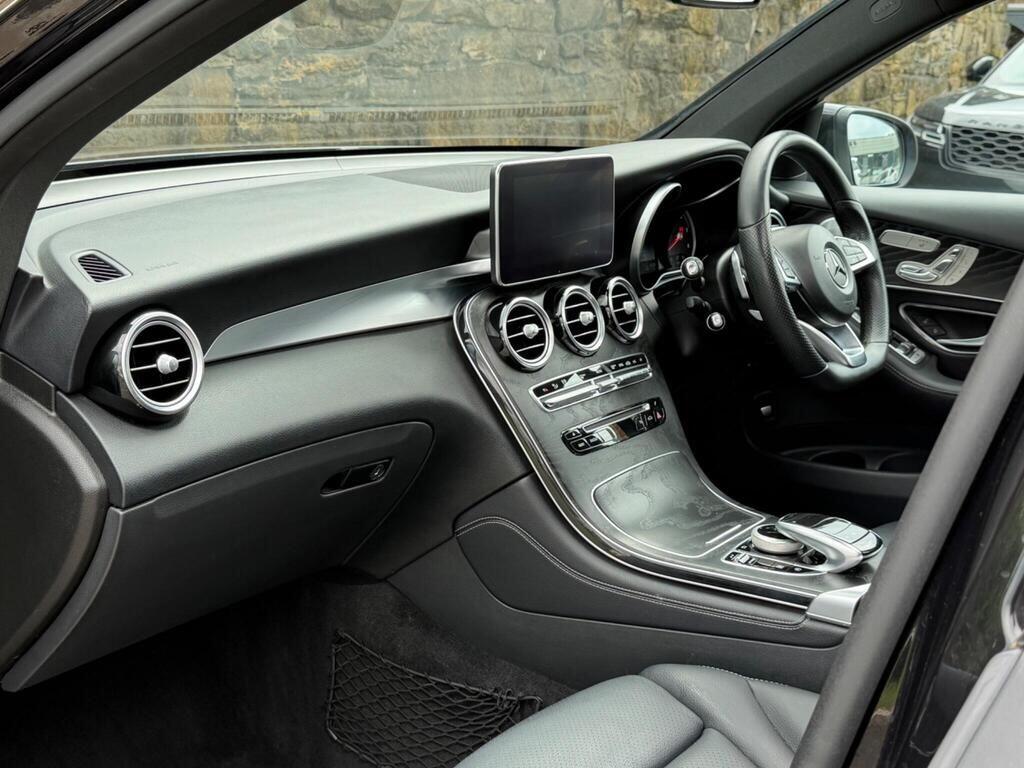 Mercedes-Benz GLC view 13