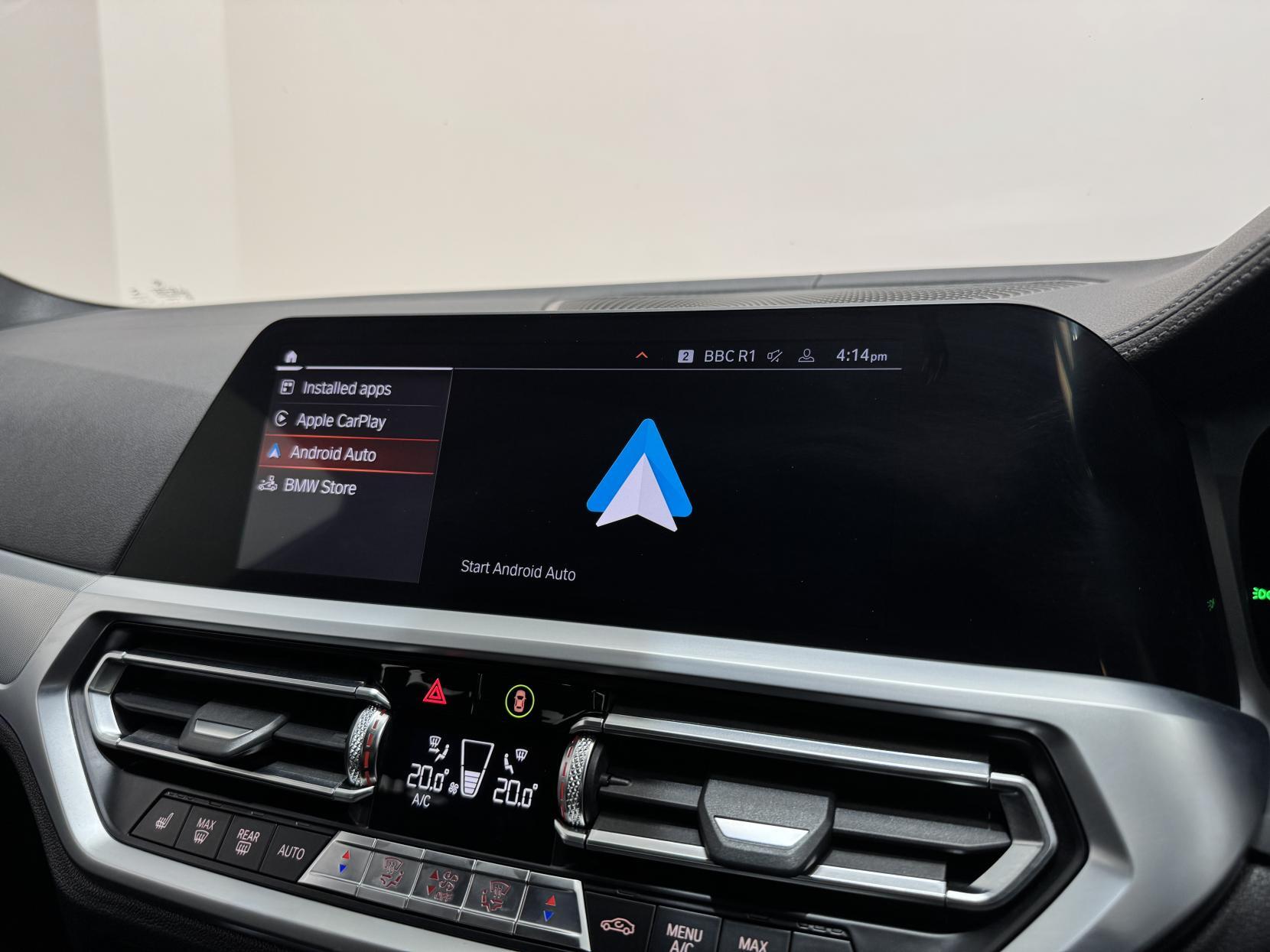 BMW 3 Series view 26