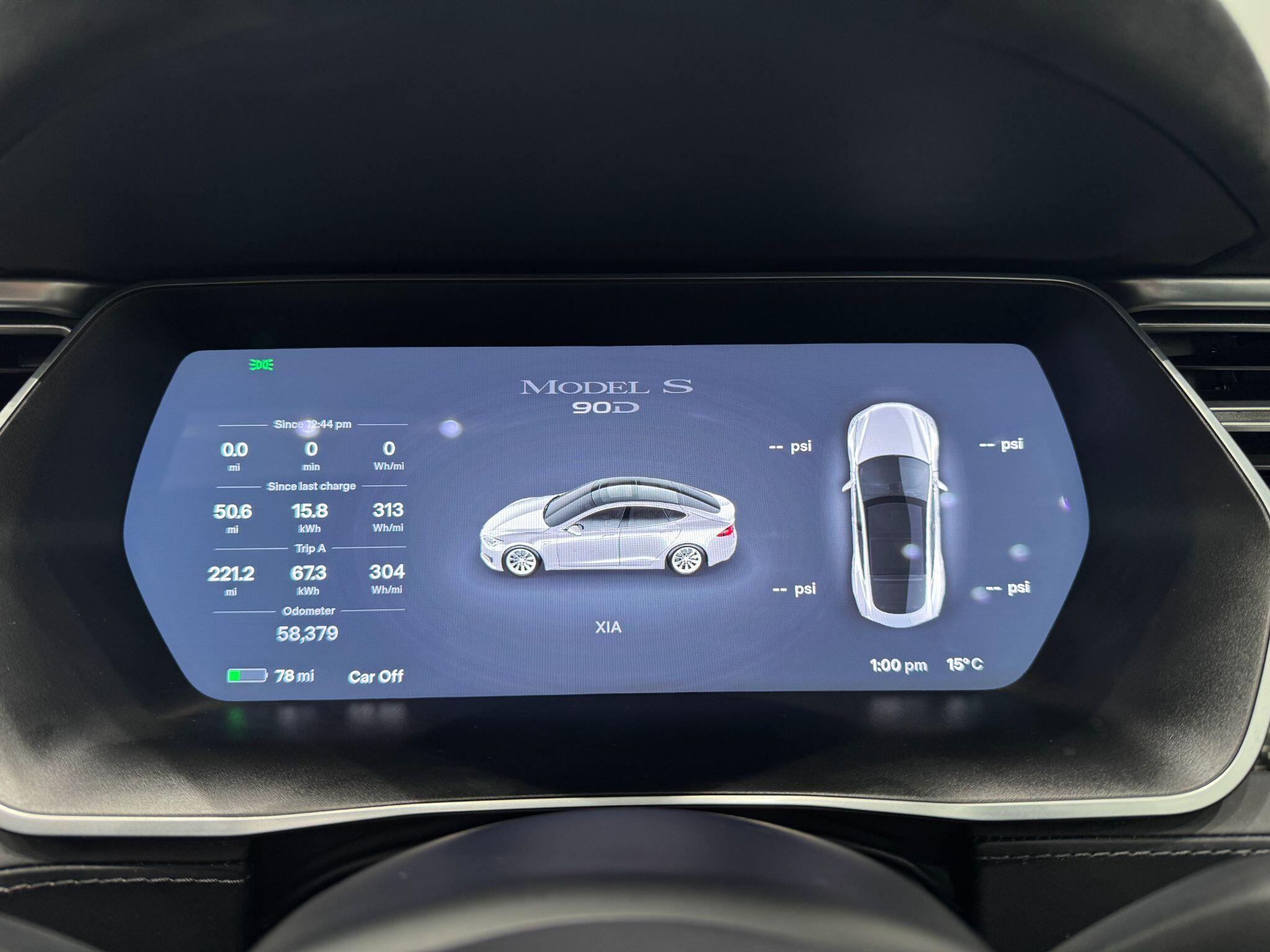 Tesla Model S view 33