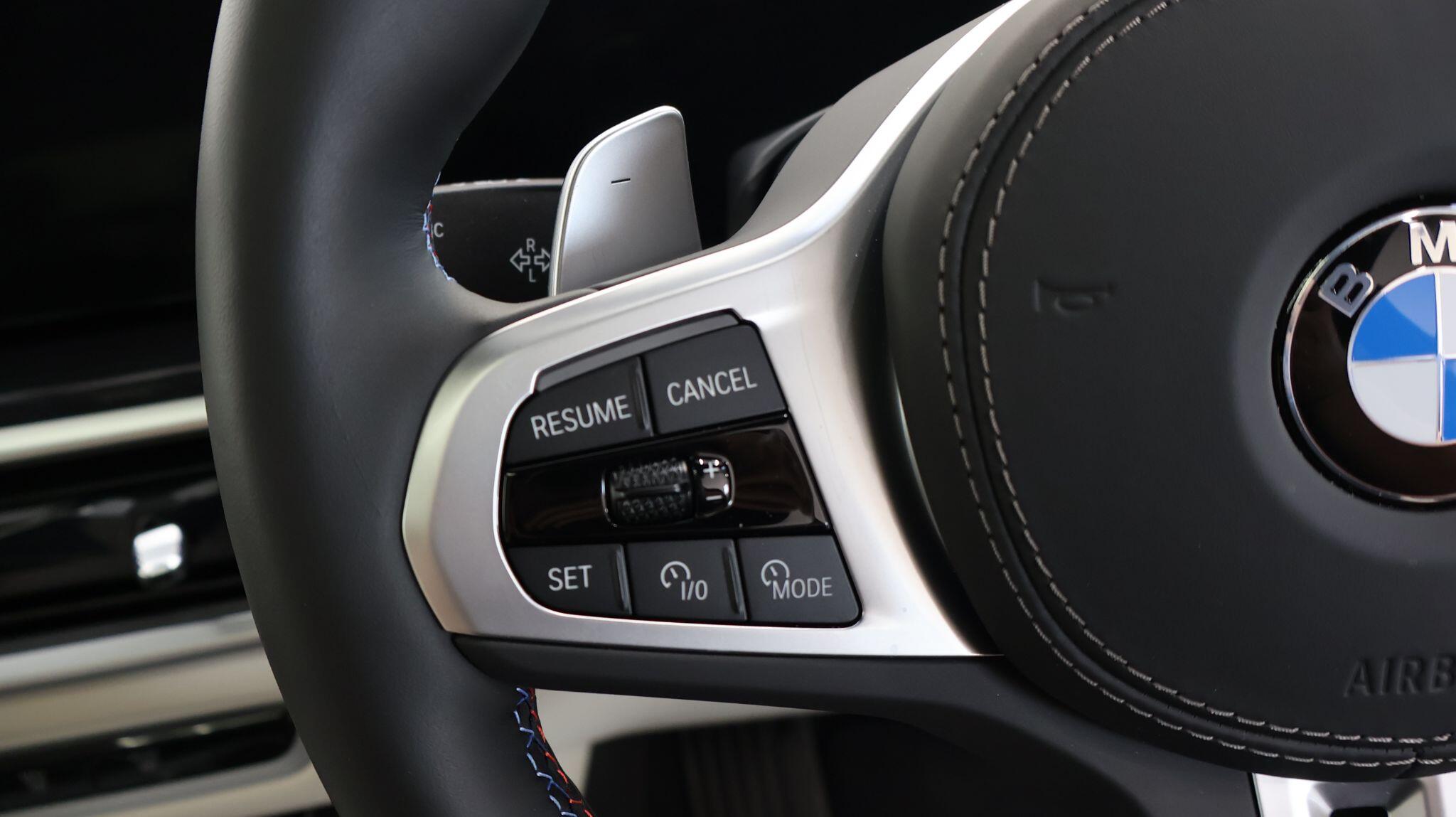 BMW X5 view 16