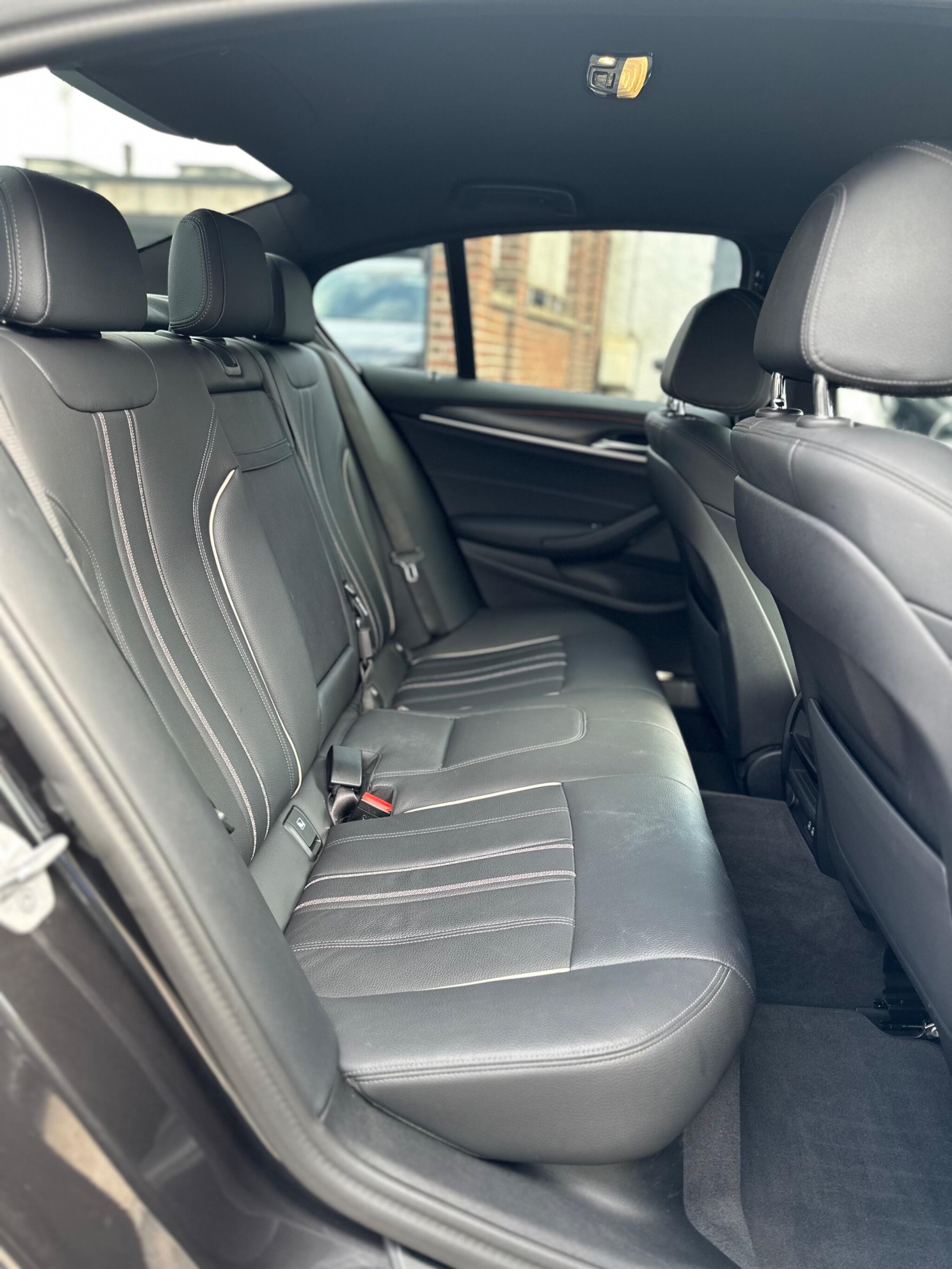 BMW 5 Series view 12