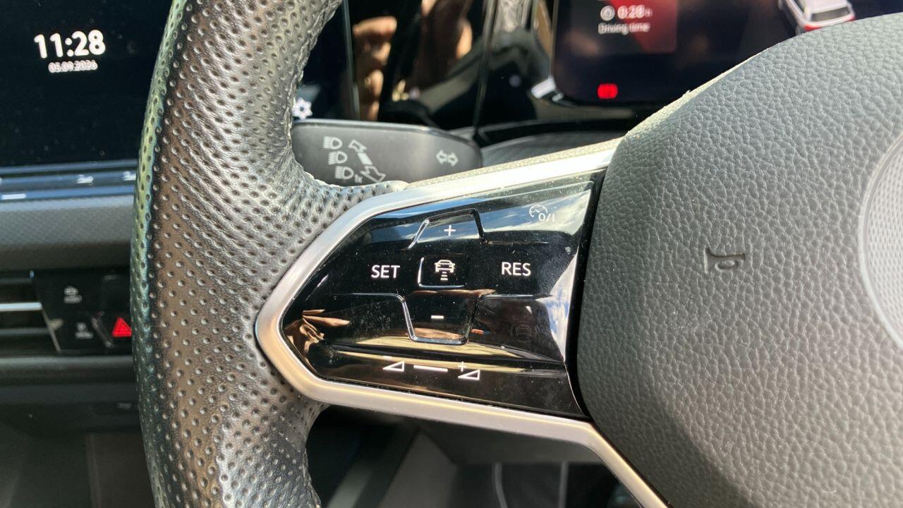 Volkswagen Golf view 52