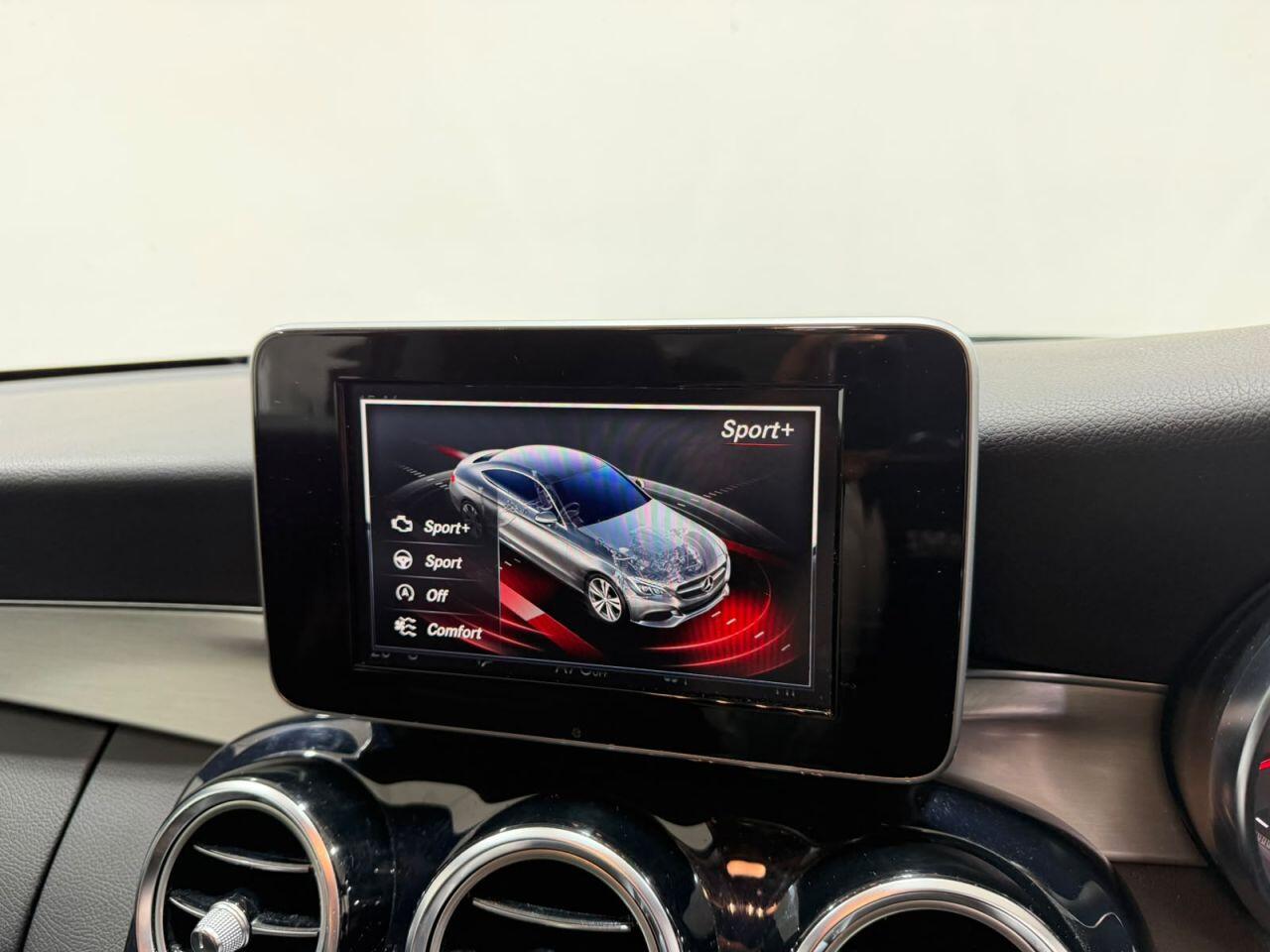 Mercedes-Benz C-Class view 24