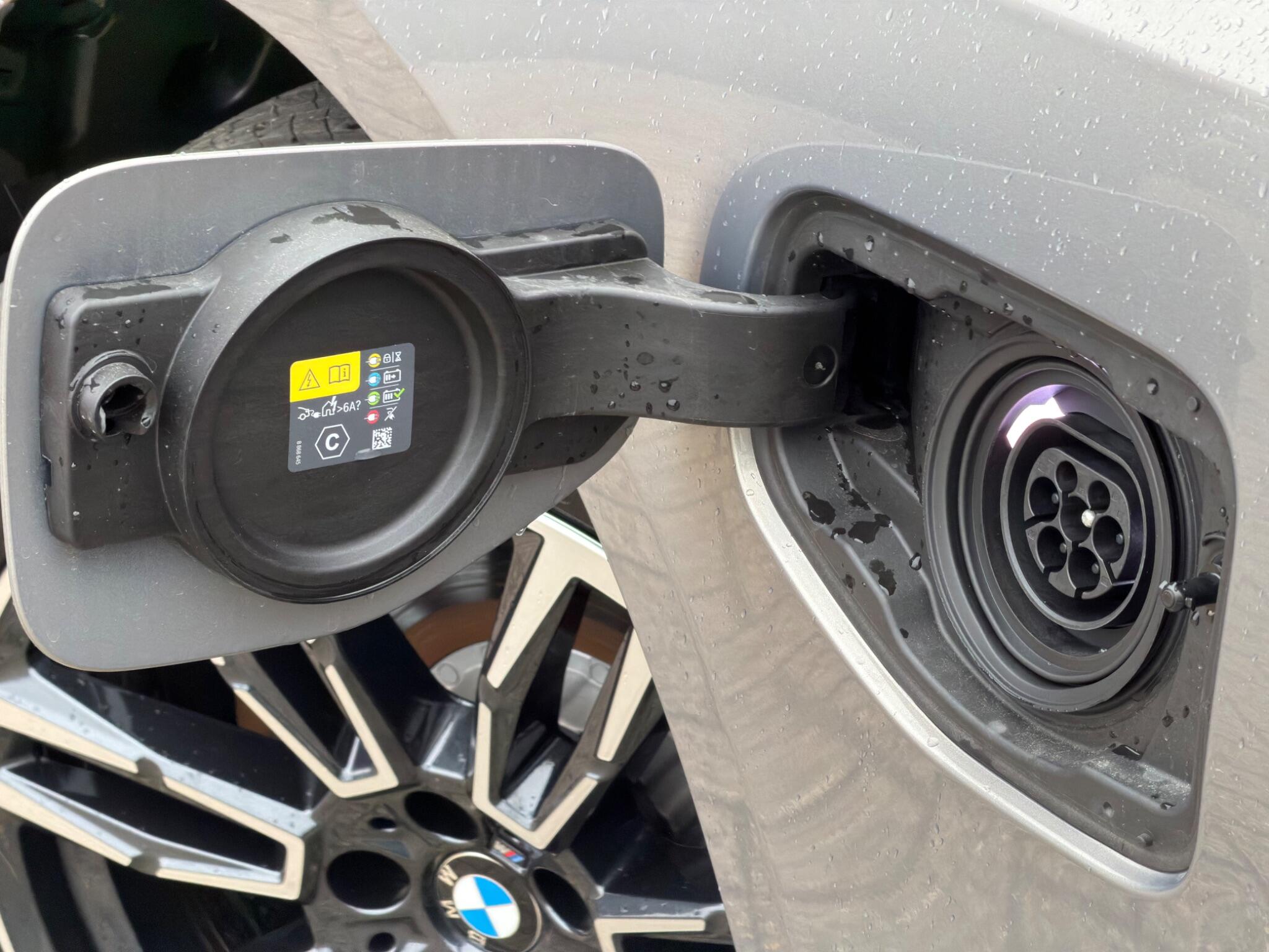 BMW 5 Series view 15