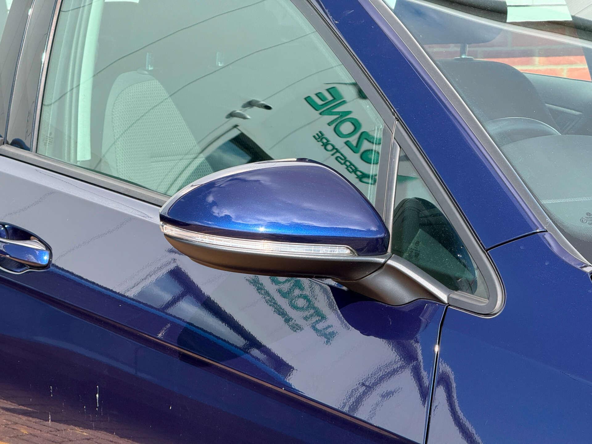 Volkswagen Golf view 19