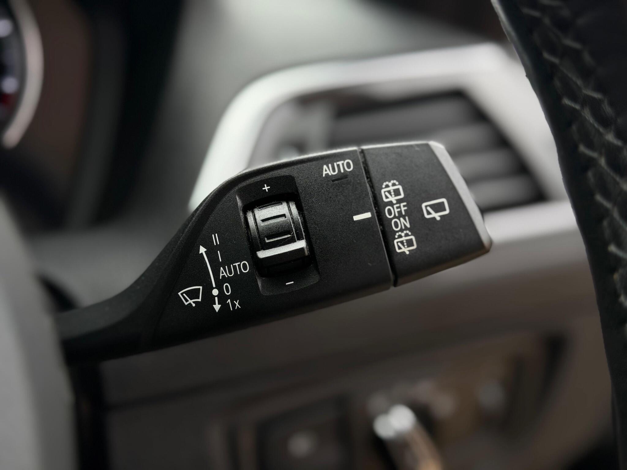 BMW 1 Series view 19