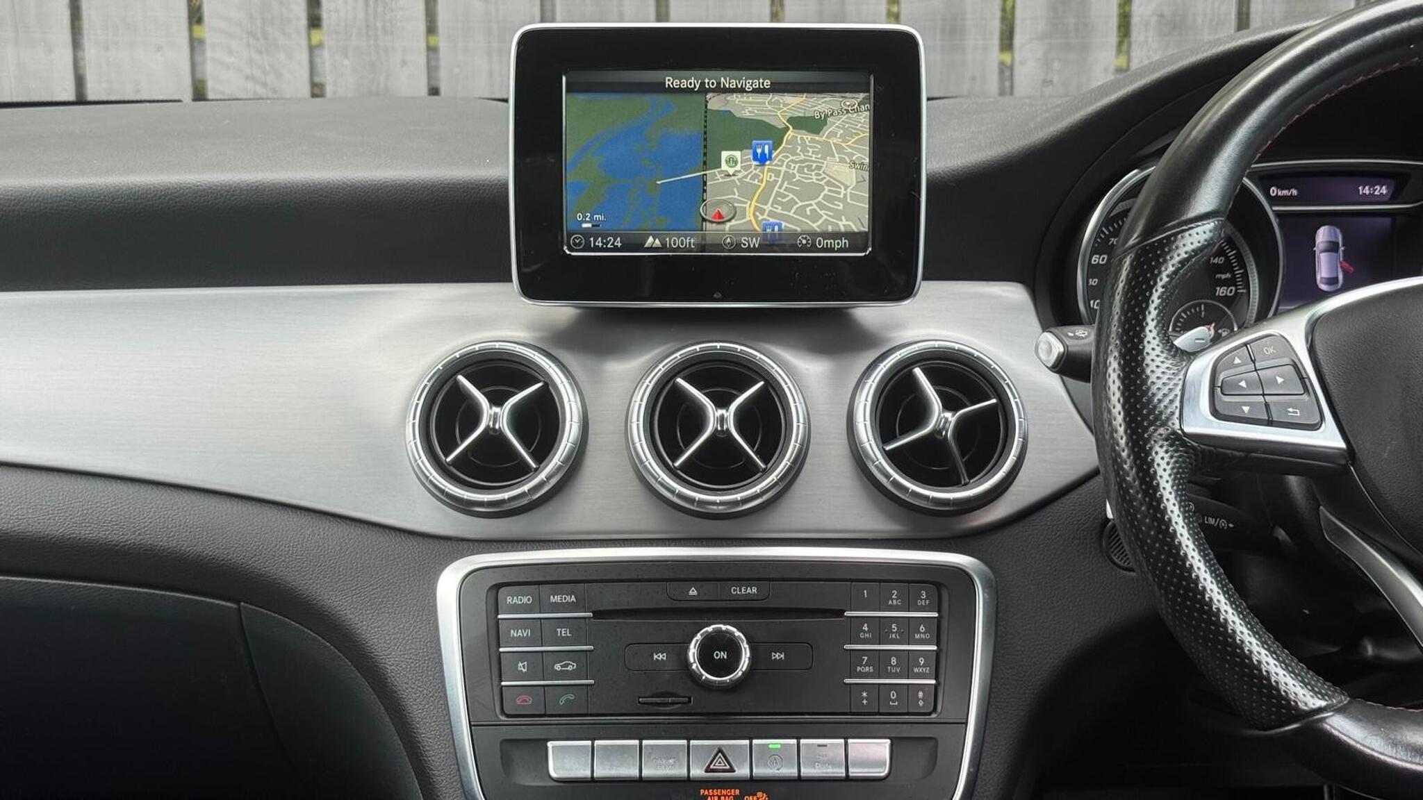 Mercedes-Benz Cla view 16