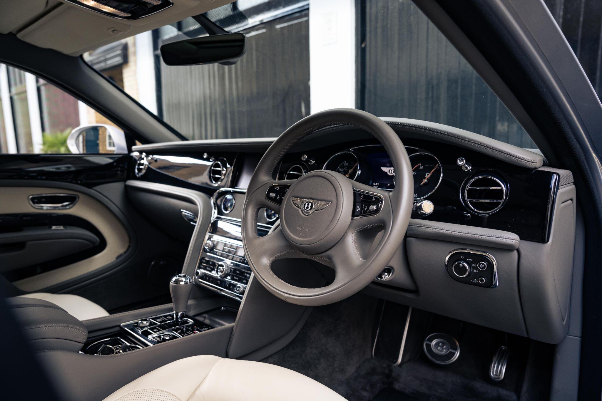 Bentley Mulsanne view 37