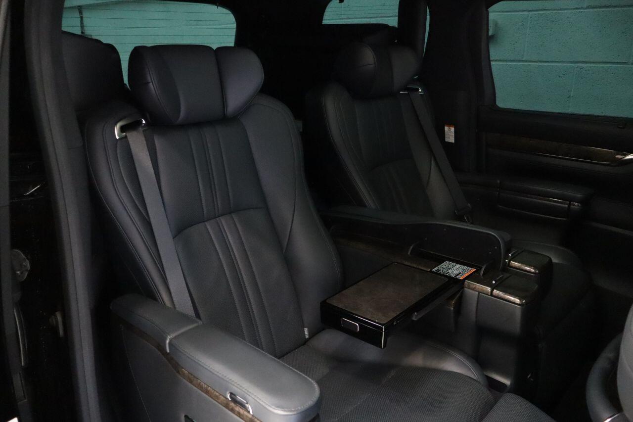 Toyota Alphard view 2