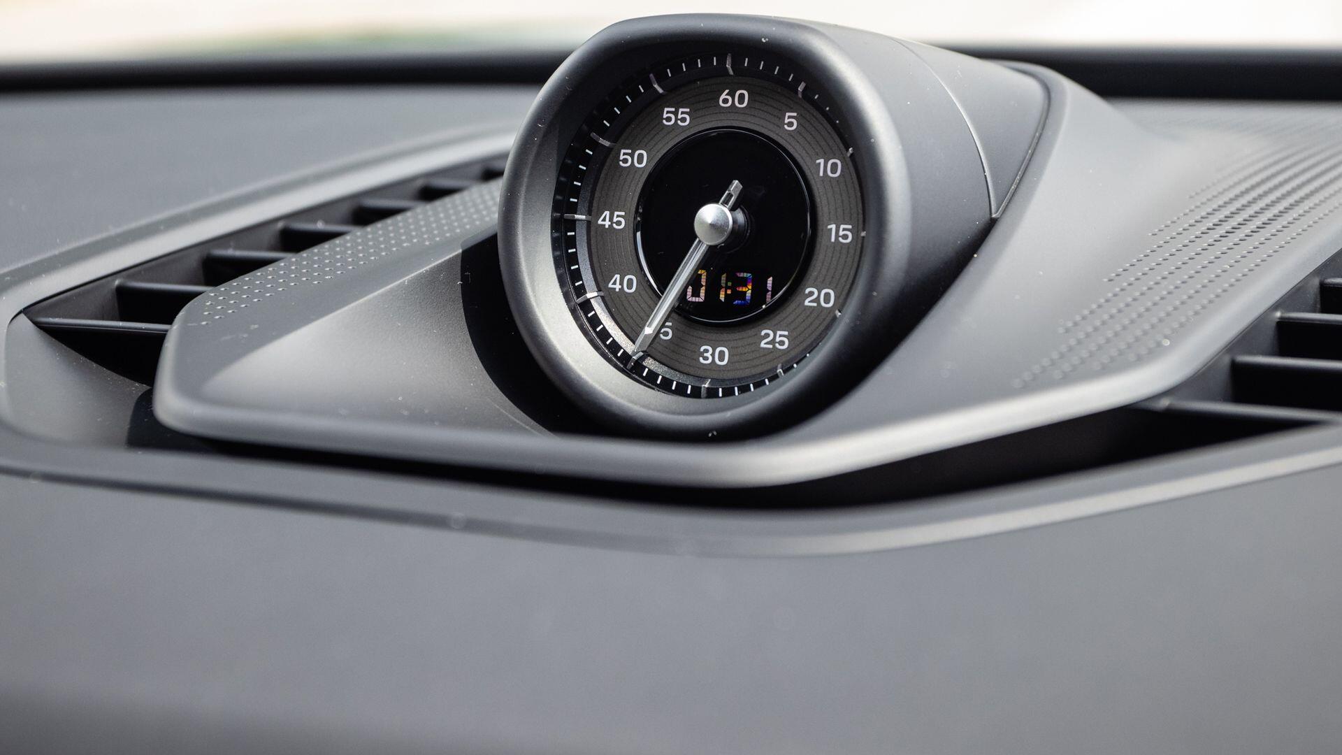 Porsche Cayenne view 42