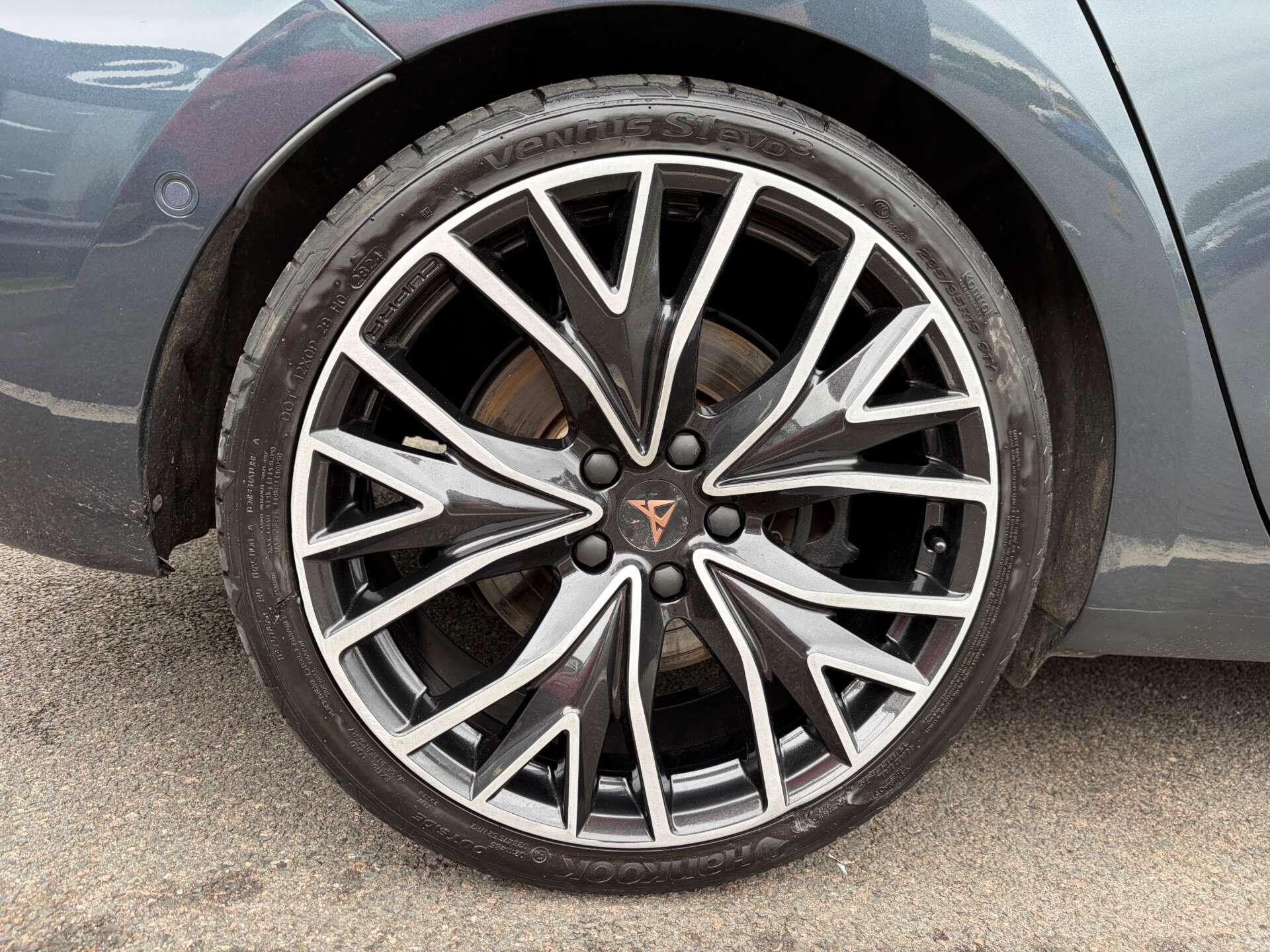 Cupra Leon view 14
