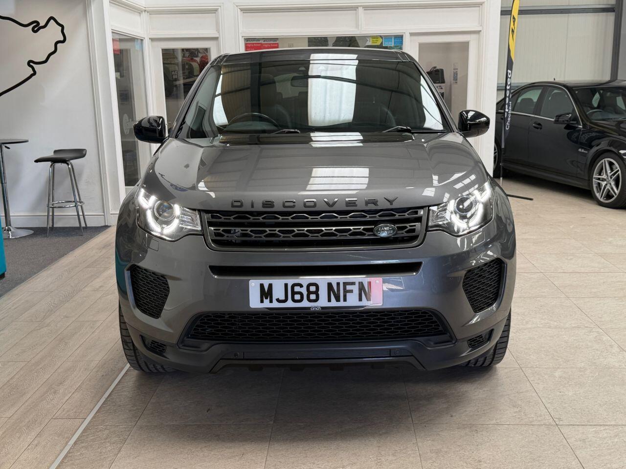 Land Rover Discovery Sport view 5