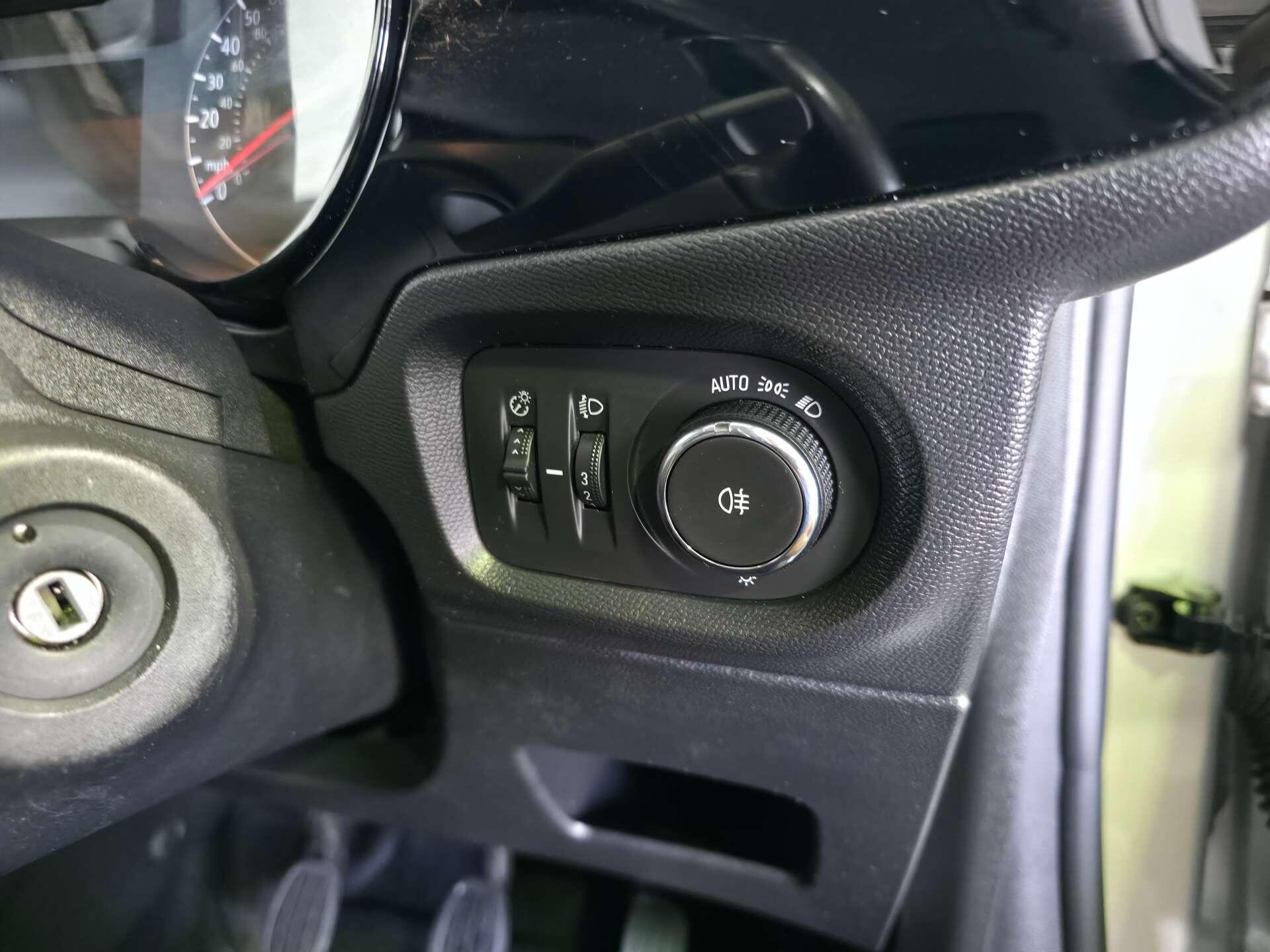 Vauxhall Corsa view 17