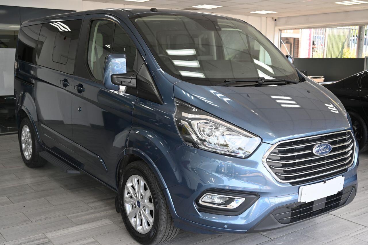 Ford Tourneo Custom view 2