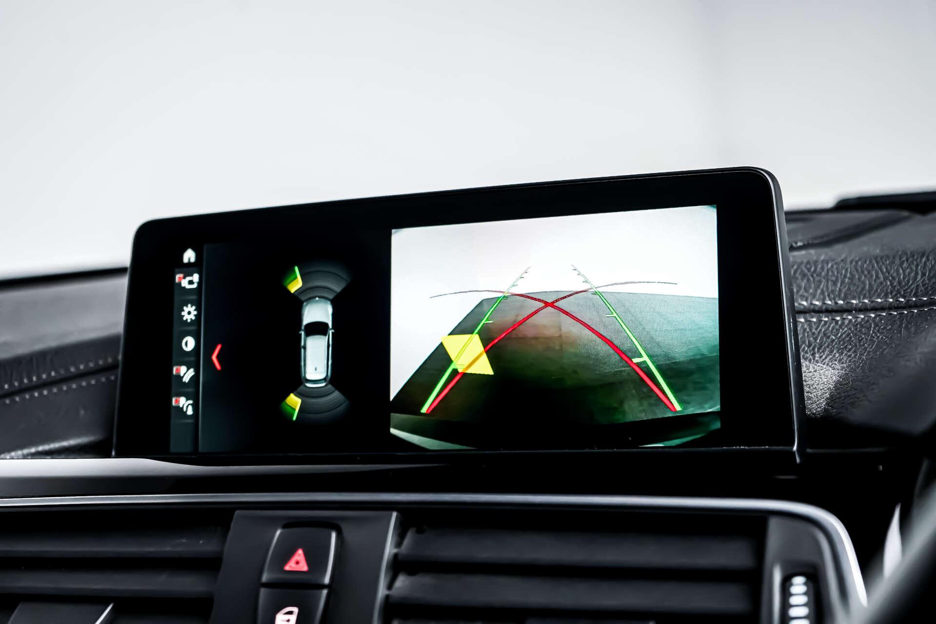 BMW 3 Series view 11
