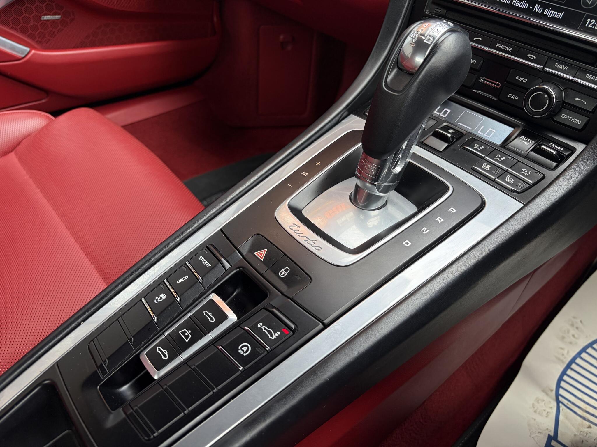Porsche 911 view 26