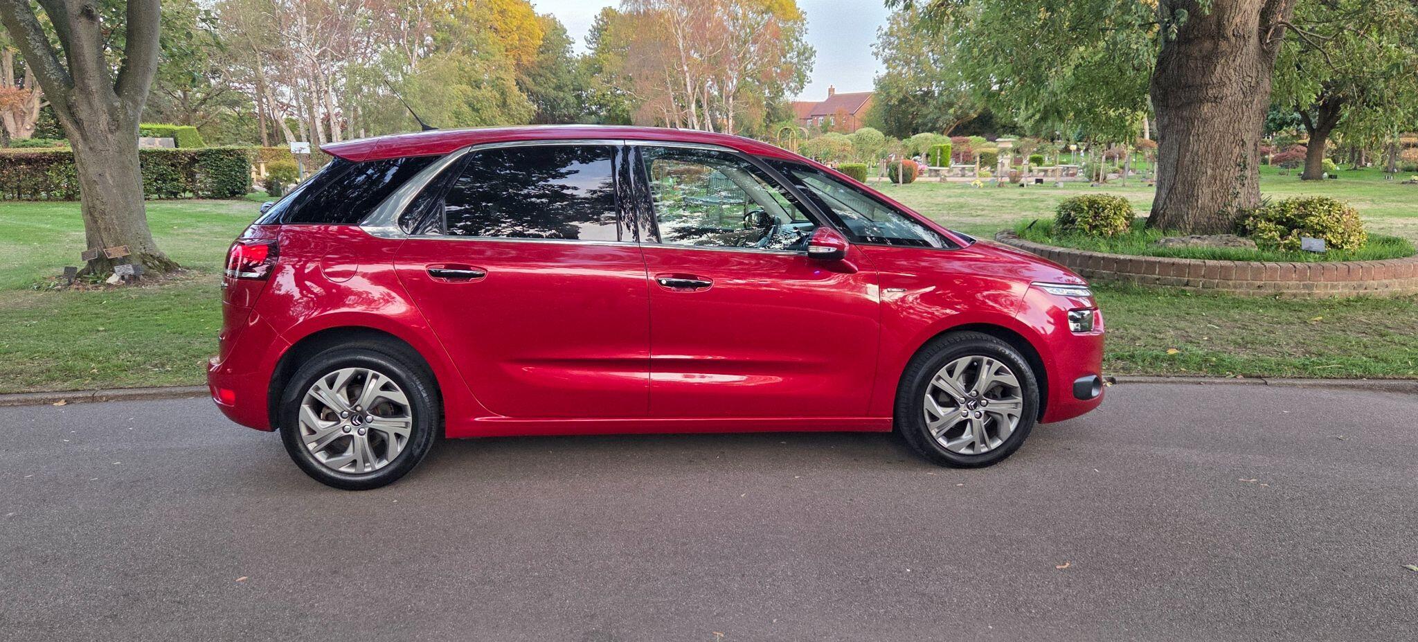 Citroen C4 Picasso view 4