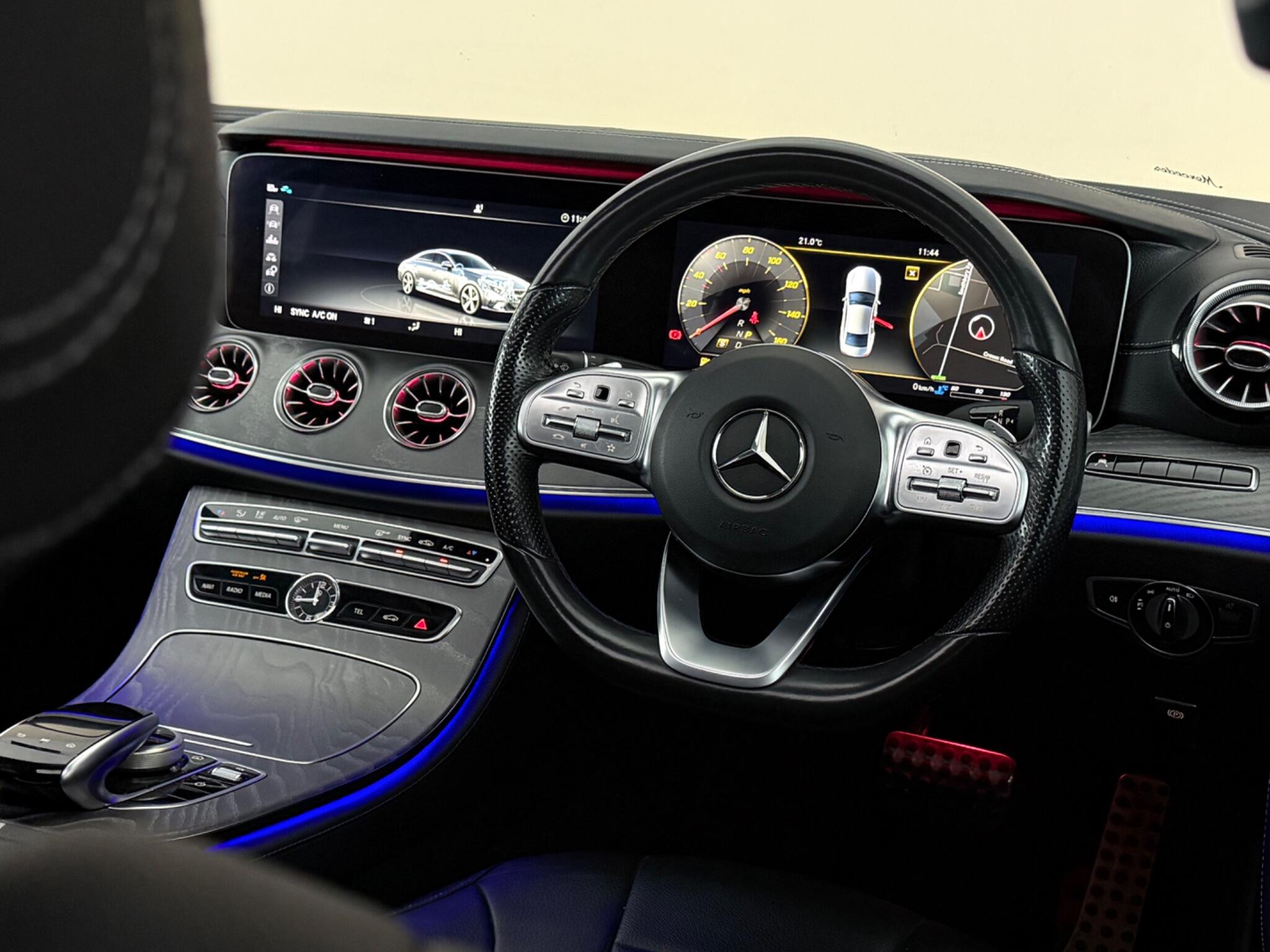 Mercedes-Benz CLS view 14