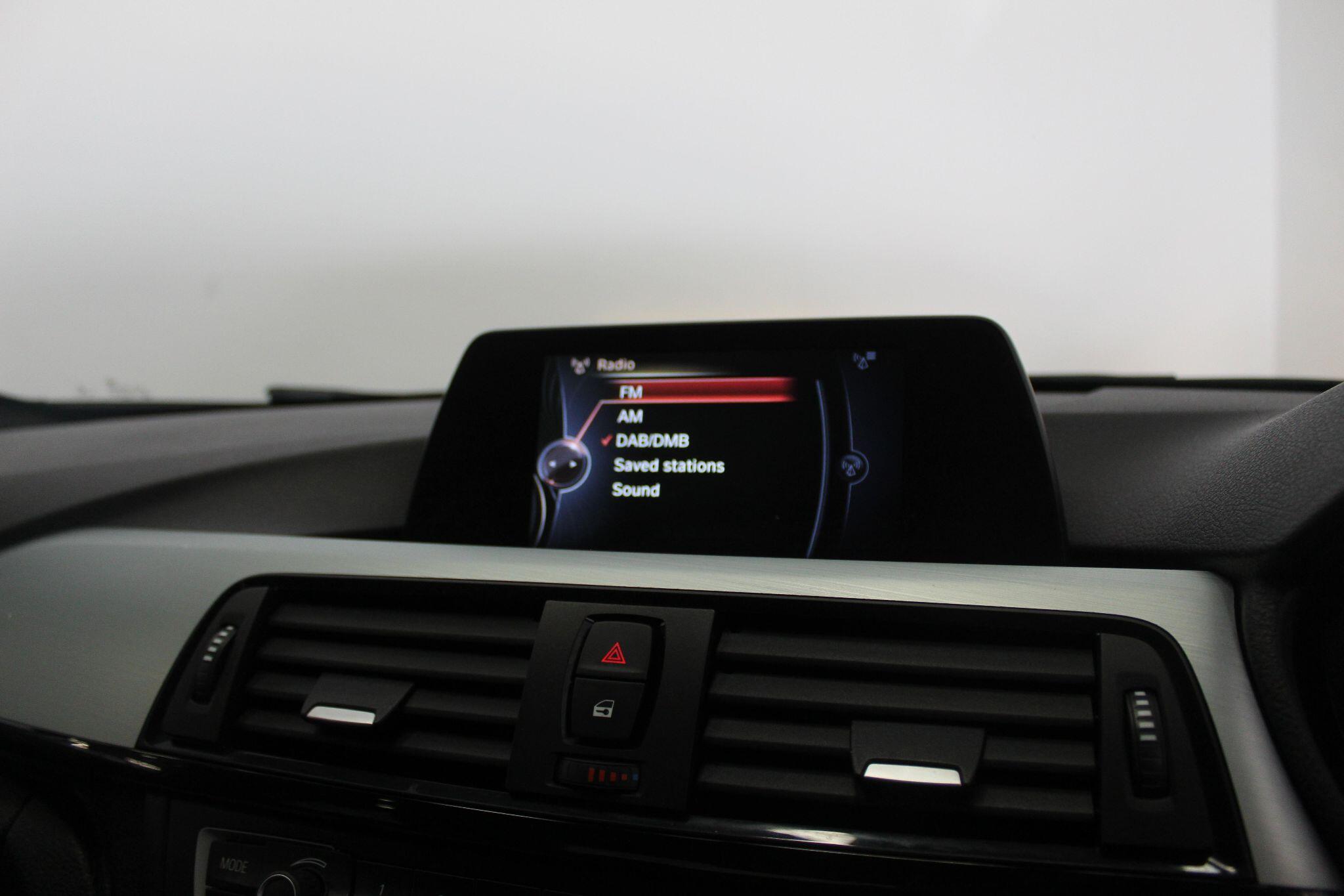 BMW 3 Series view 35