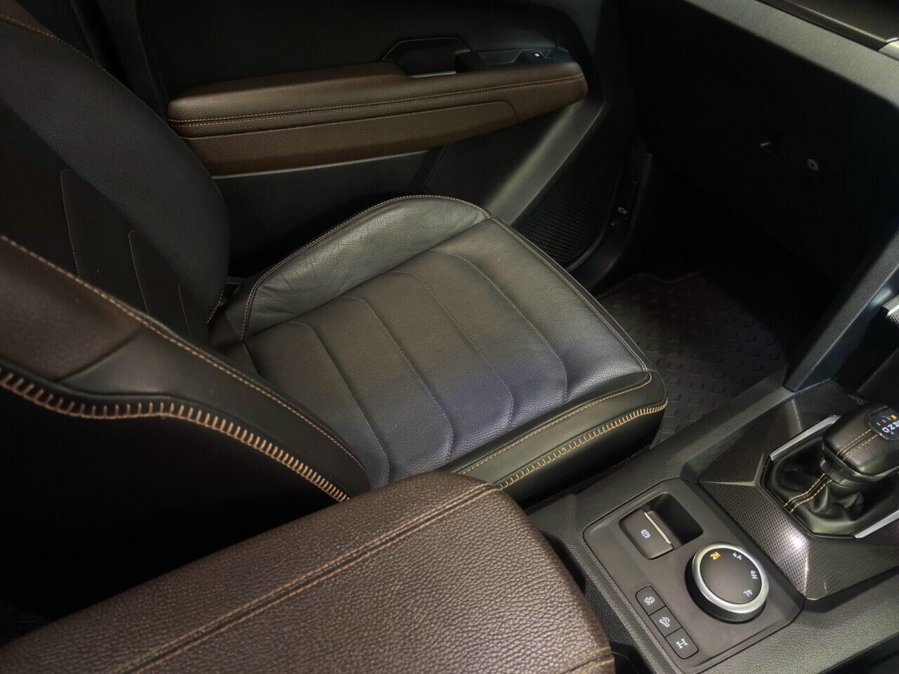 Volkswagen Amarok view 16