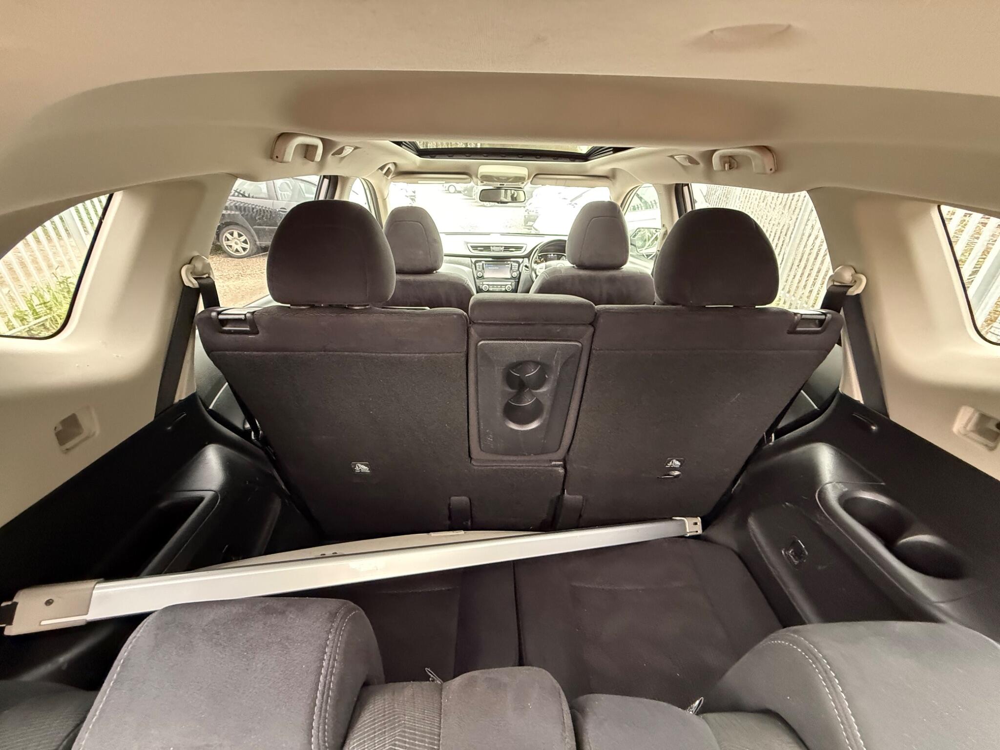 2017 Nissan X-Trail image 32
