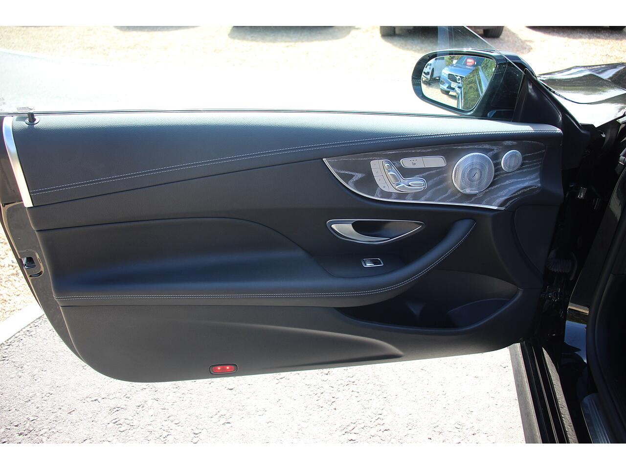 Mercedes-Benz E Class view 33
