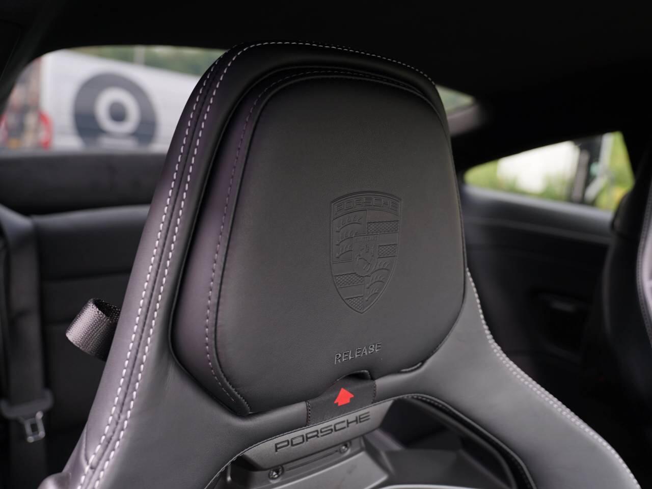 Porsche 911 view 22
