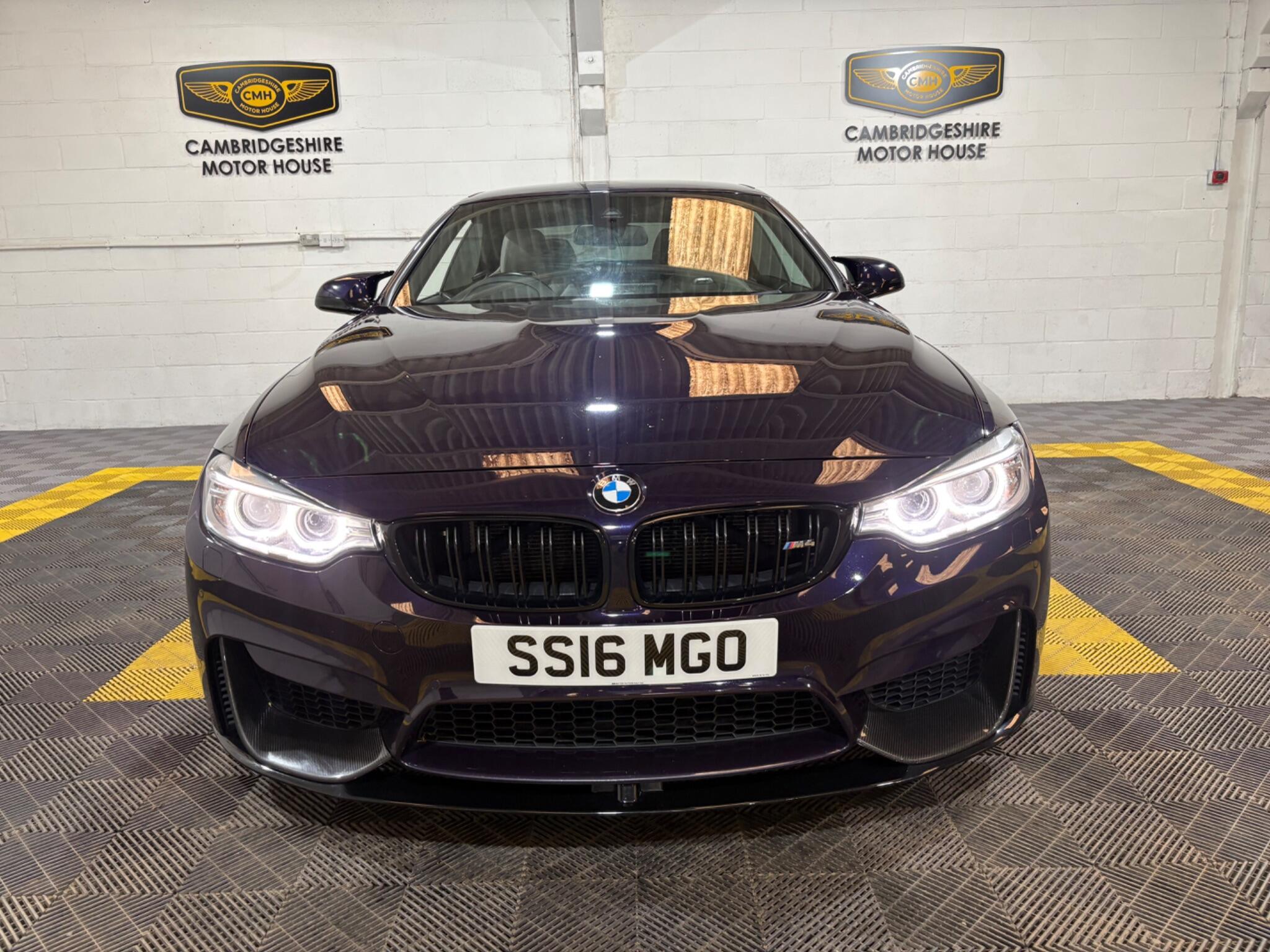 BMW M4 view 6