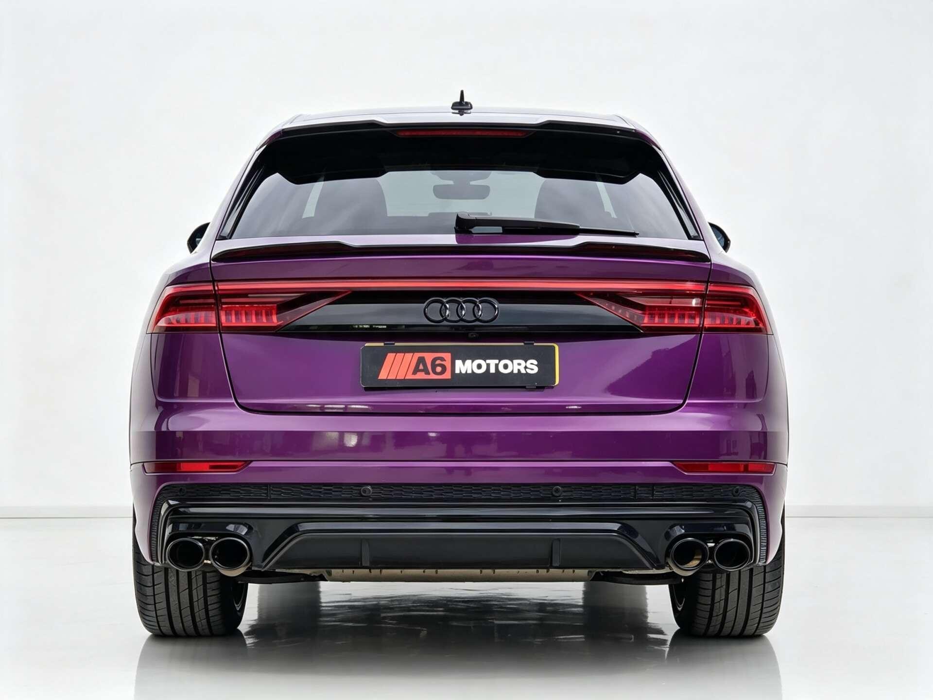 Audi Q8 view 15