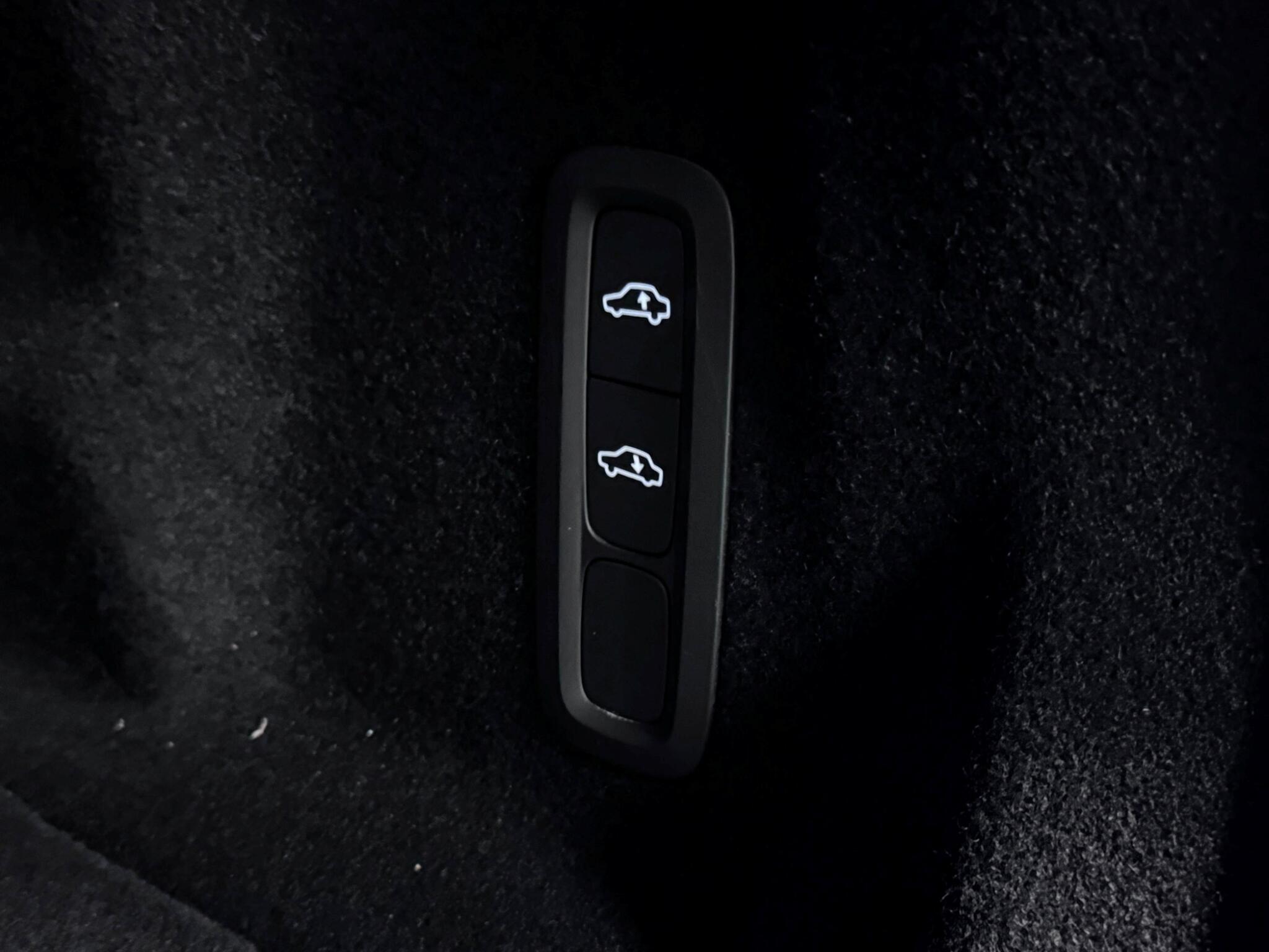 Volvo XC60 view 9