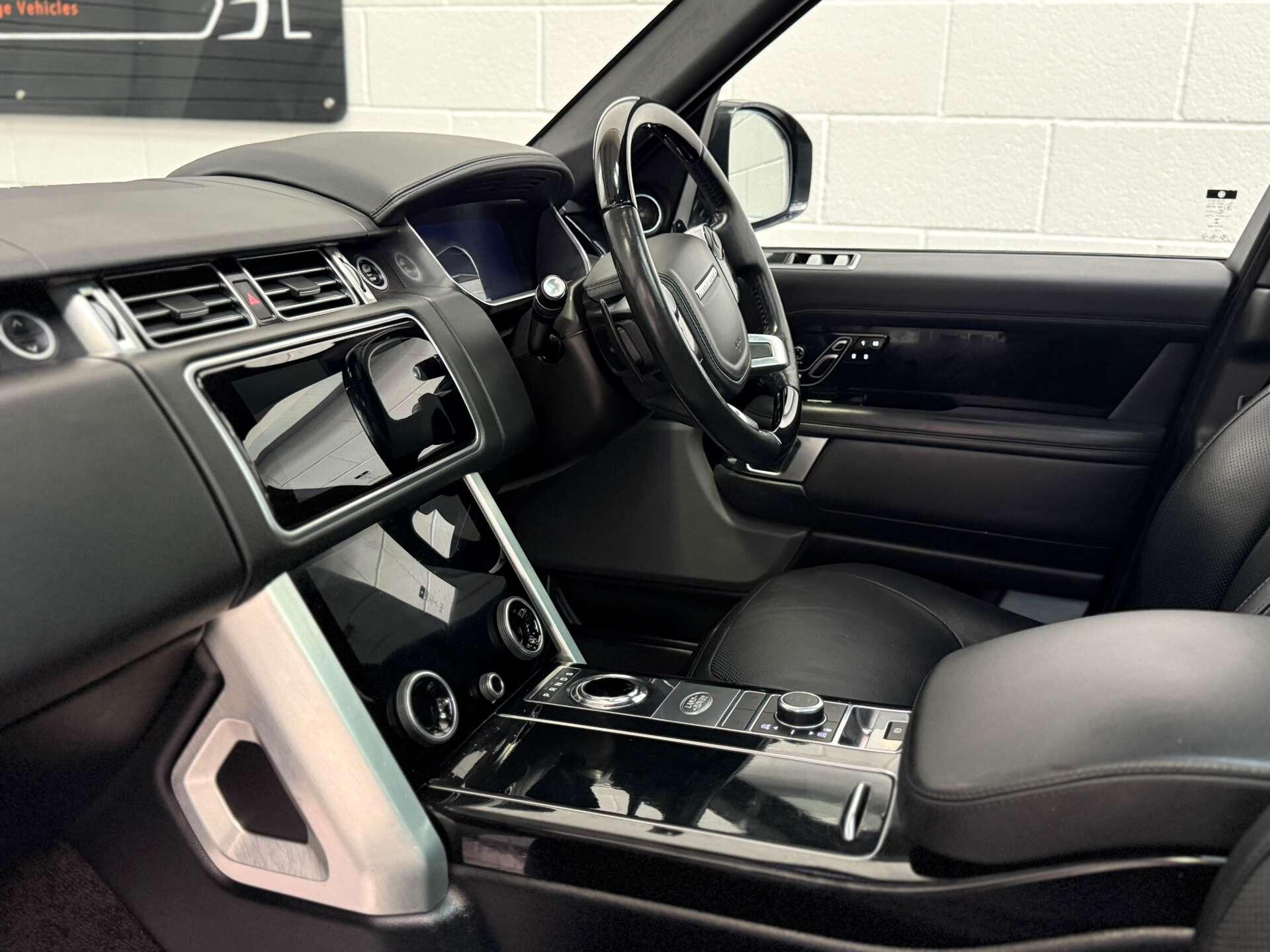Land Rover Range Rover view 17