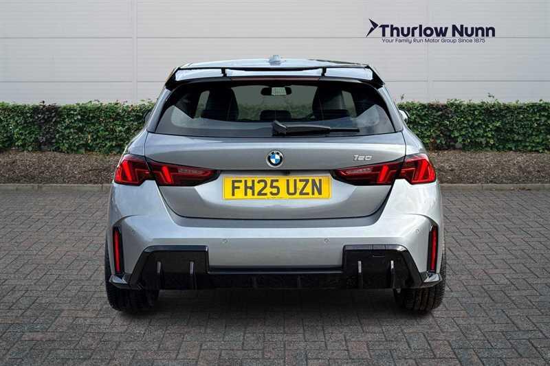 BMW 1 Series view 4