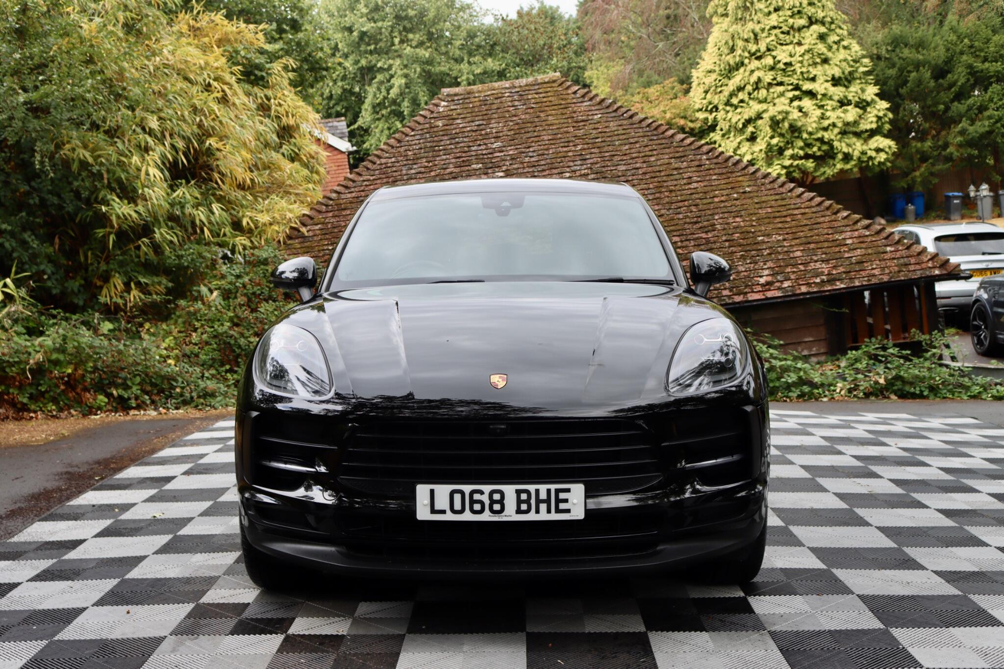 Porsche Macan view 17