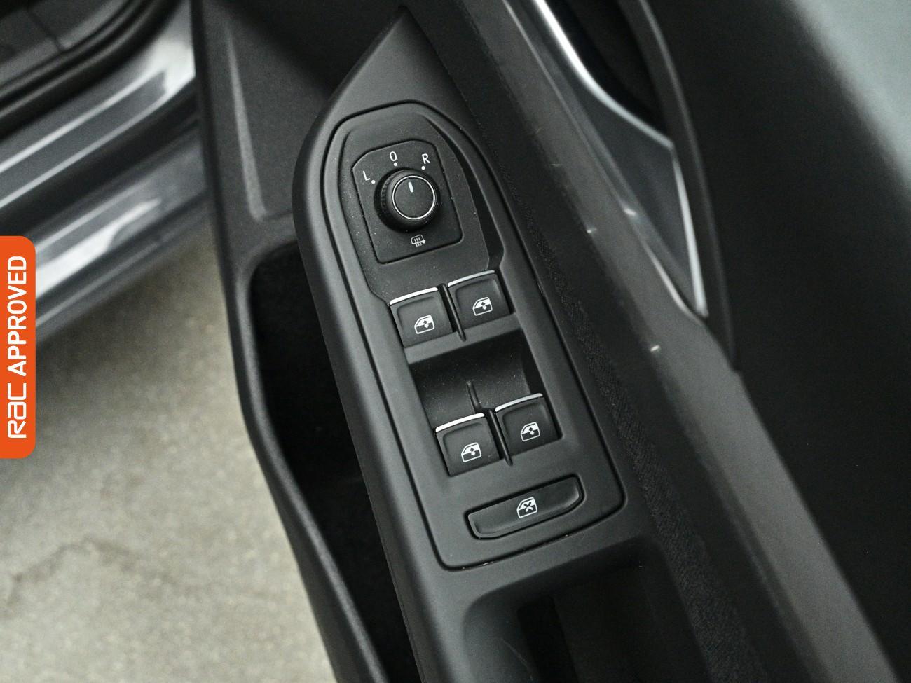 Volkswagen Golf view 23
