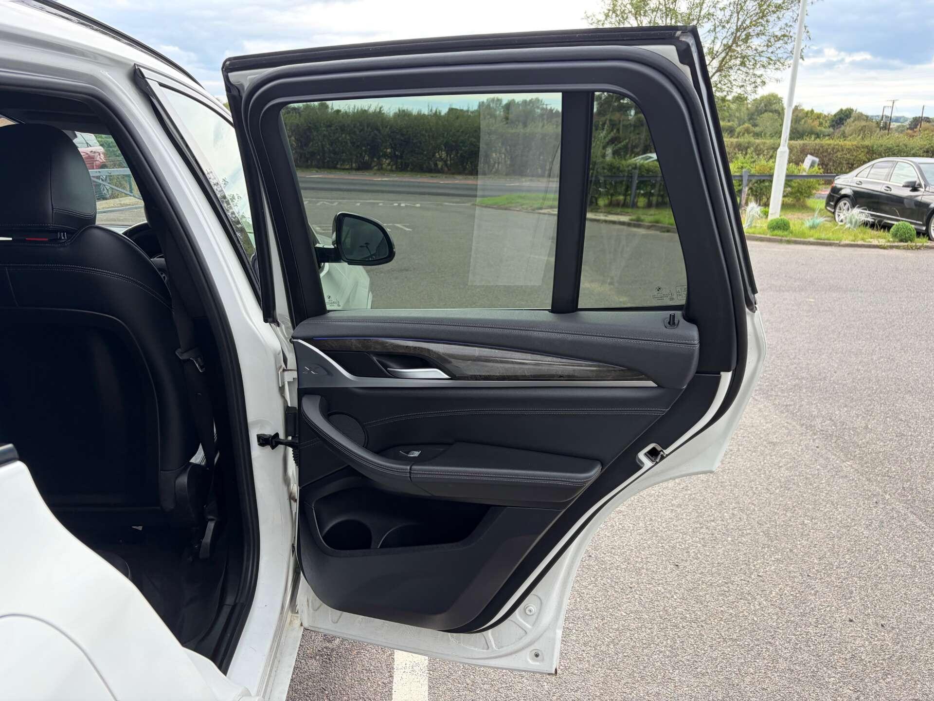 BMW X3 view 27