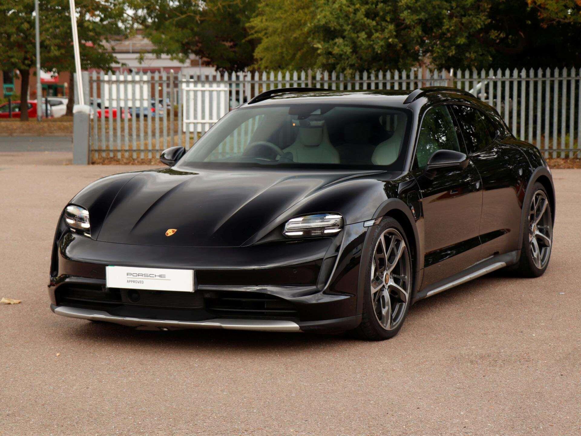 Porsche Taycan view 33