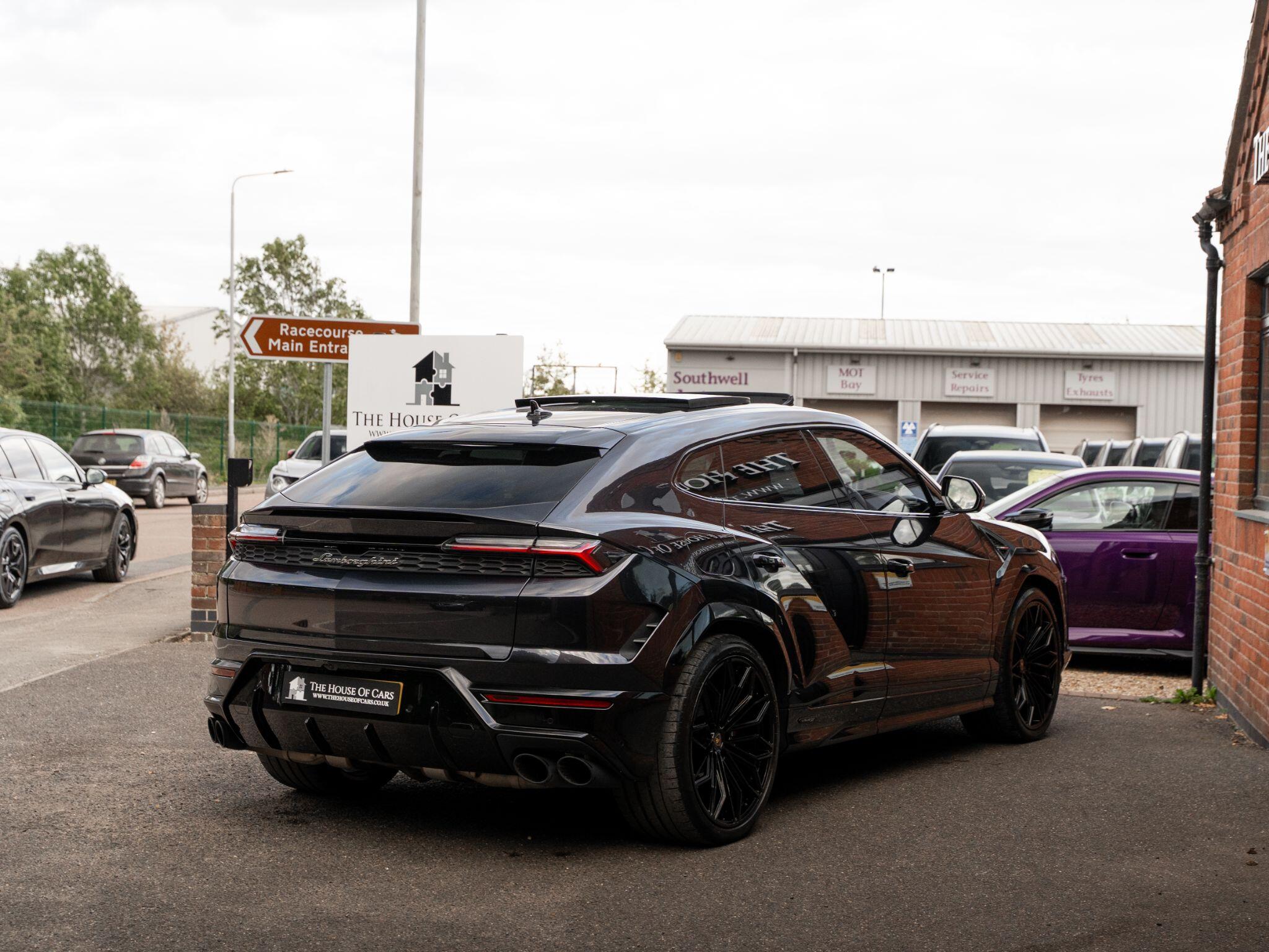 Lamborghini Urus view 14