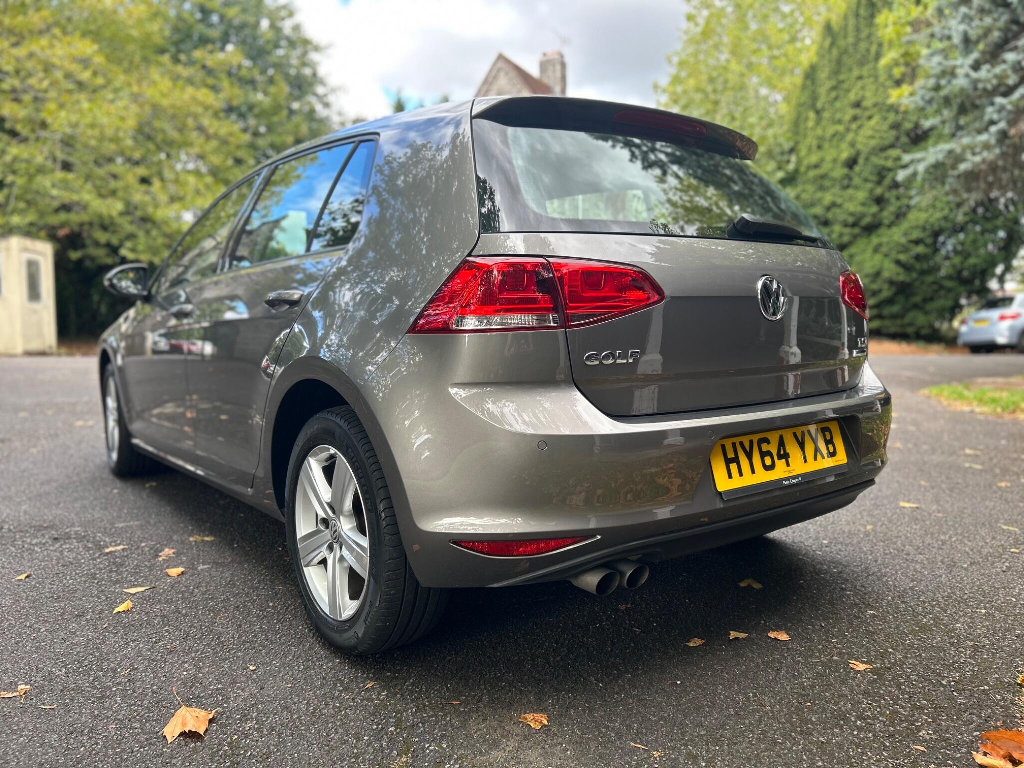 Volkswagen Golf view 2